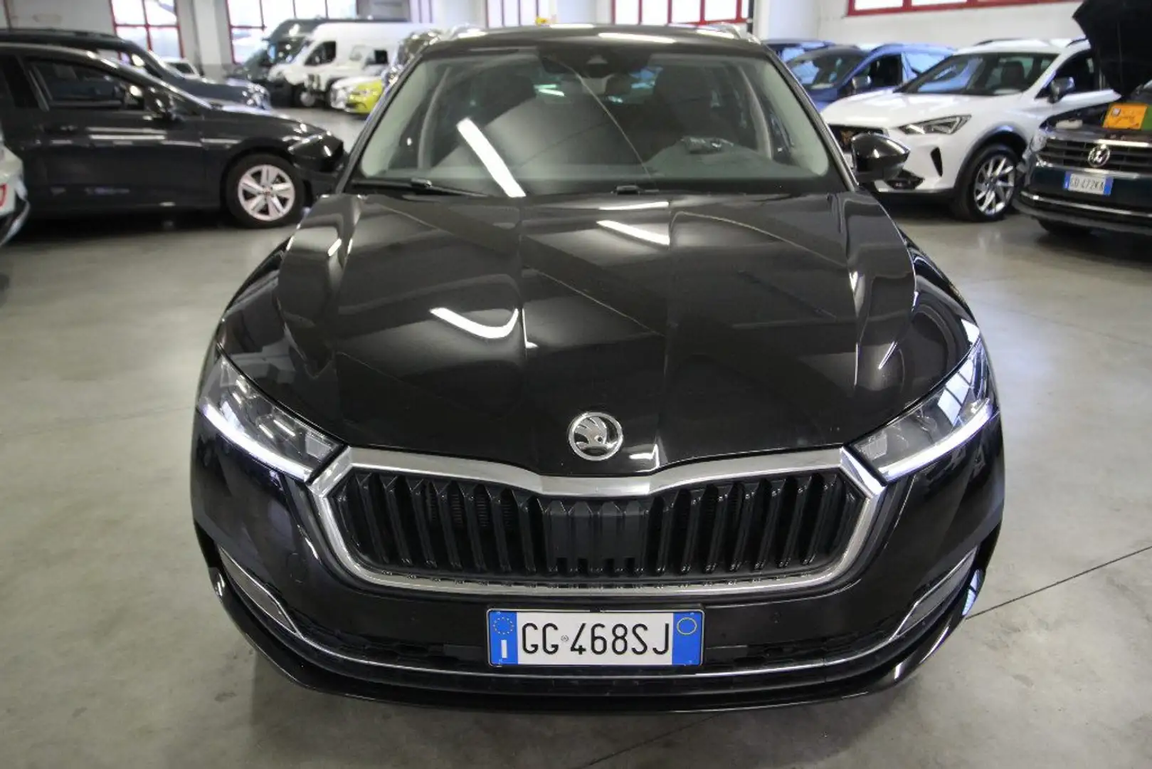 Skoda Octavia 2.0 TDI EVO SCR 150 CV DSG Wagon Ambition Noir - 1