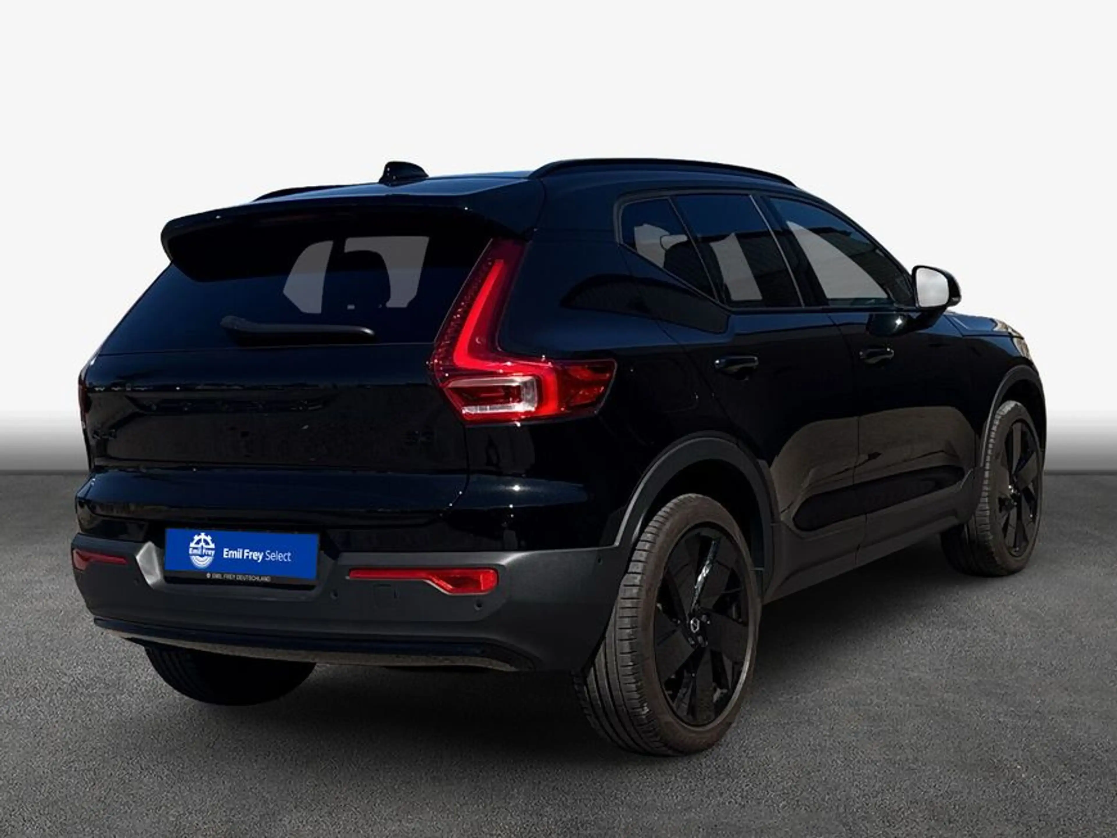 Volvo XC40 XC40 B3 B DKG Plus Black Edition — photo 2