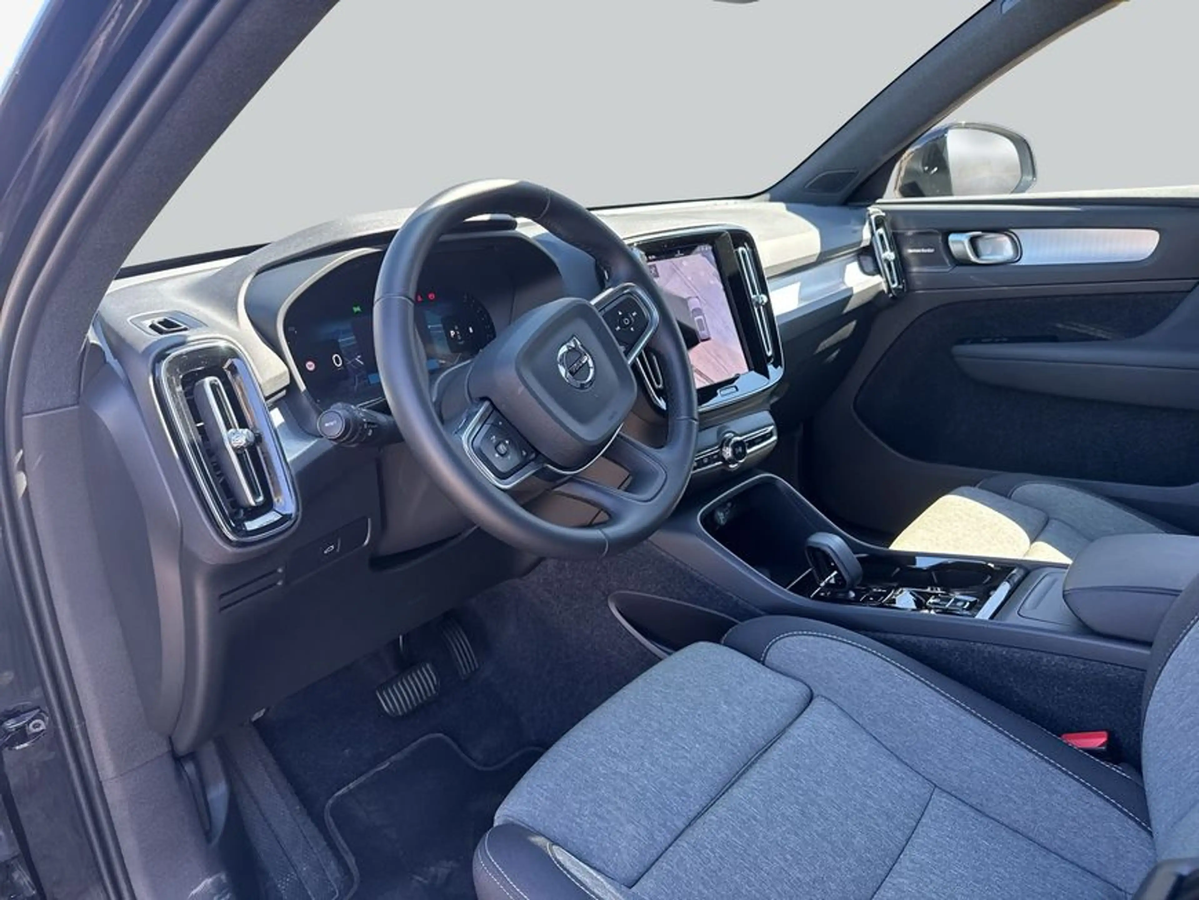 Volvo XC40 XC40 B3 B DKG Plus Black Edition — photo 10