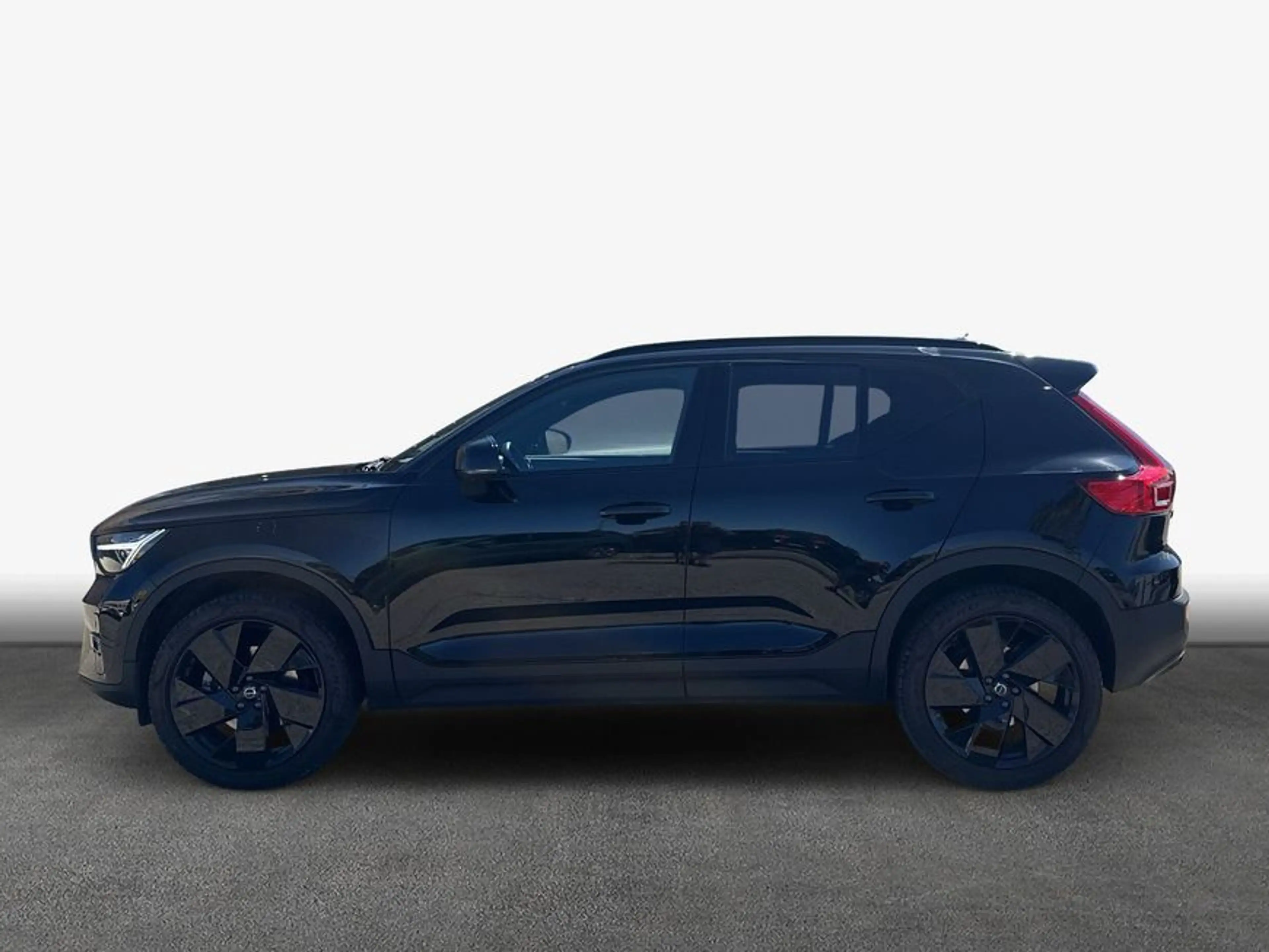 Volvo XC40 XC40 B3 B DKG Plus Black Edition — photo 4
