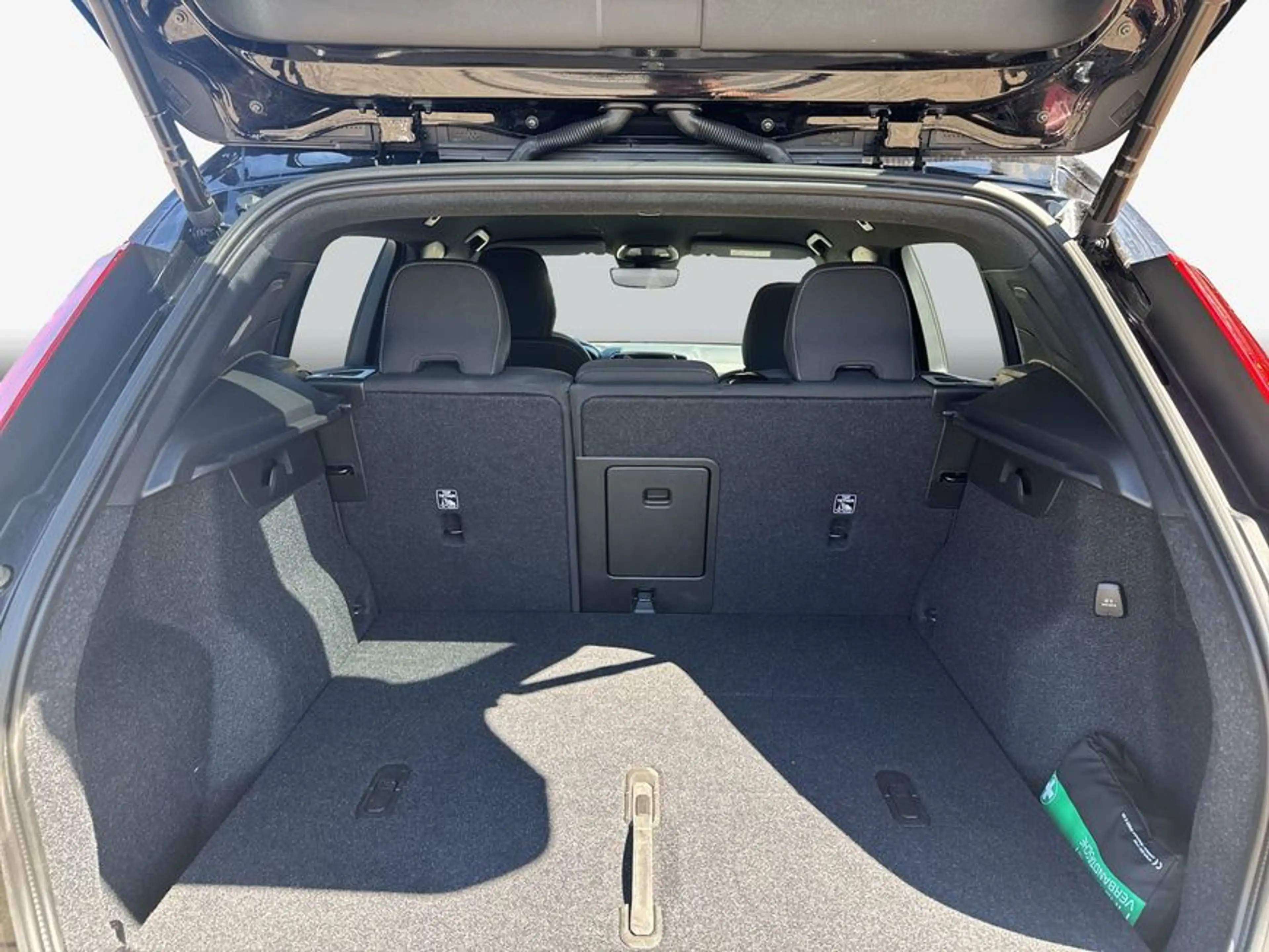 Volvo XC40 XC40 B3 B DKG Plus Black Edition — photo 8