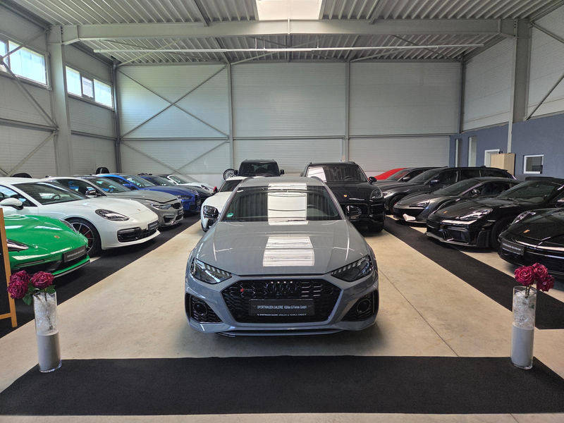Audi RS4 quattro /Matrix-LED/Rückfahrkamera/AHK/*470€