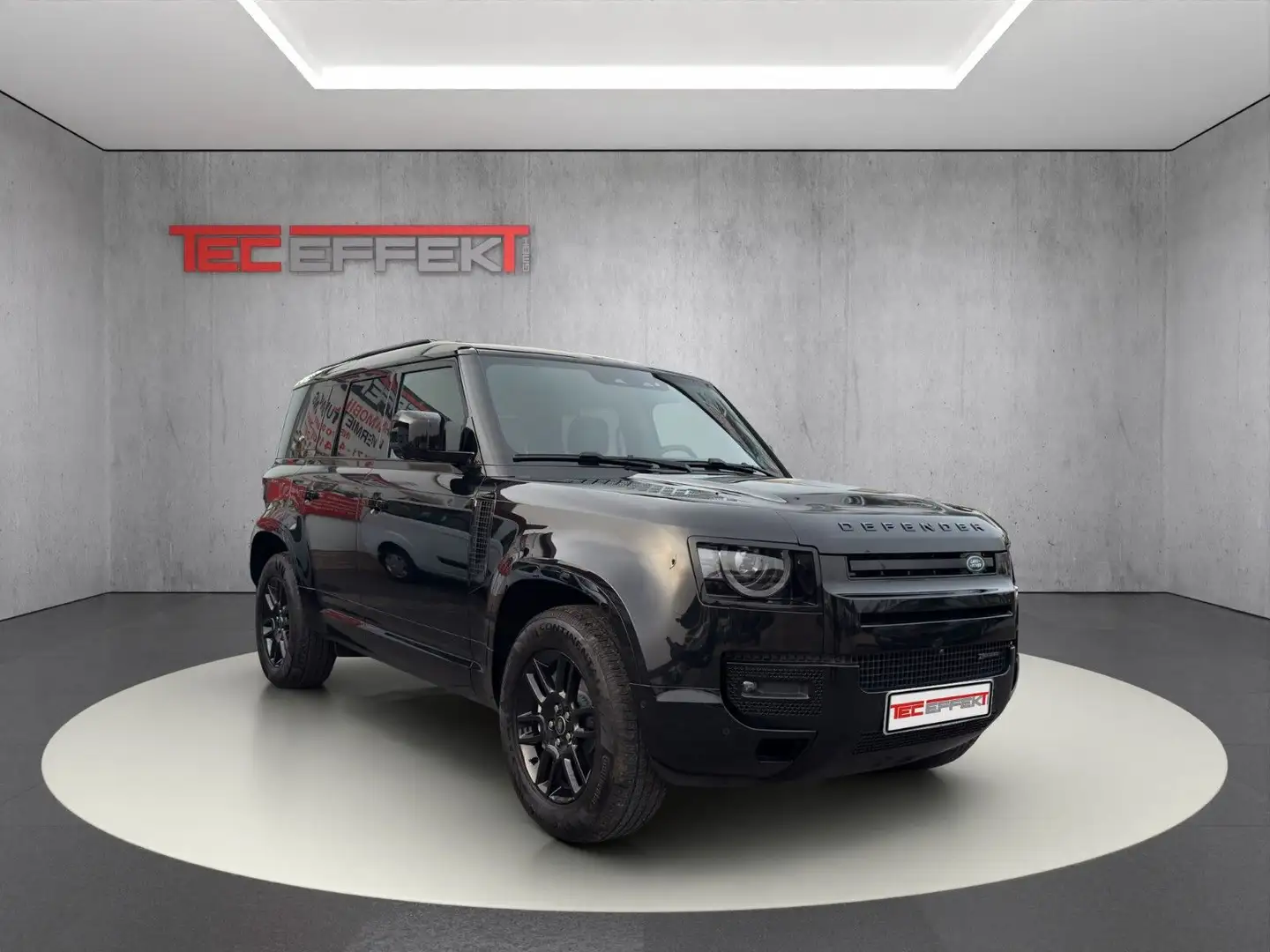 Land Rover Defender 110 X-Dynamic SE Schwarz - 1