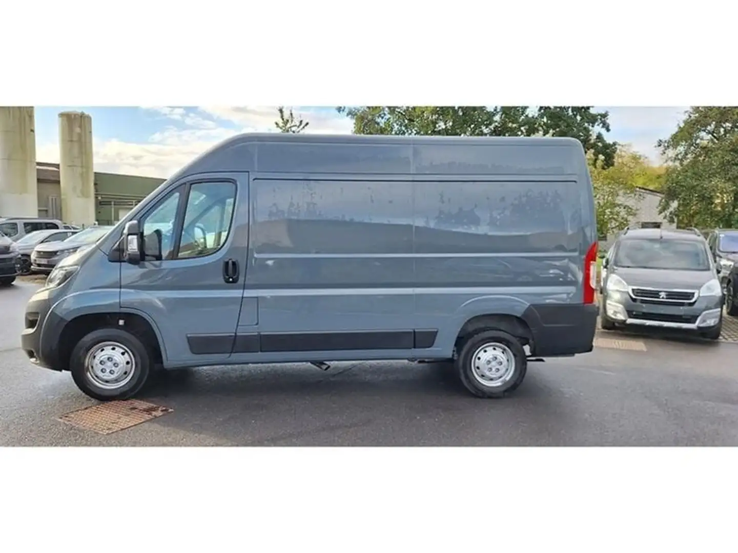 Peugeot Boxer 335 L2H2 22HDI 140 Grigio - 2