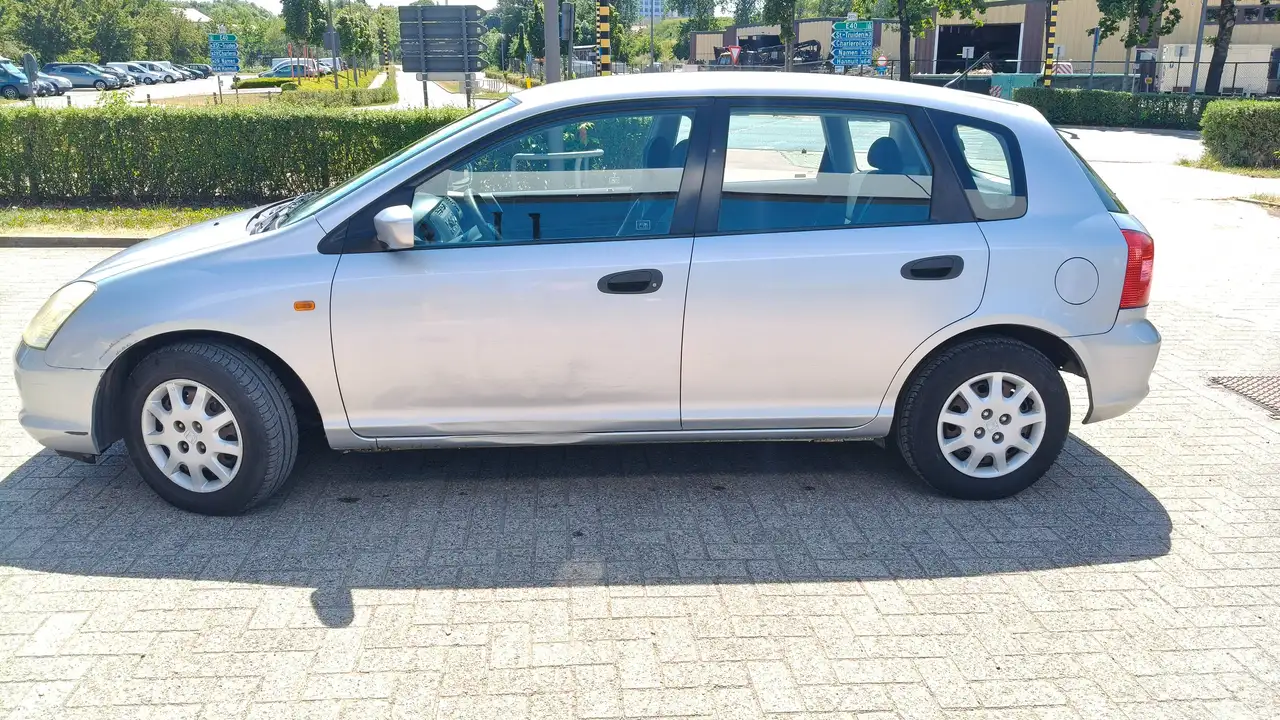 Honda Civic 1.4i 16v LS, foto 2