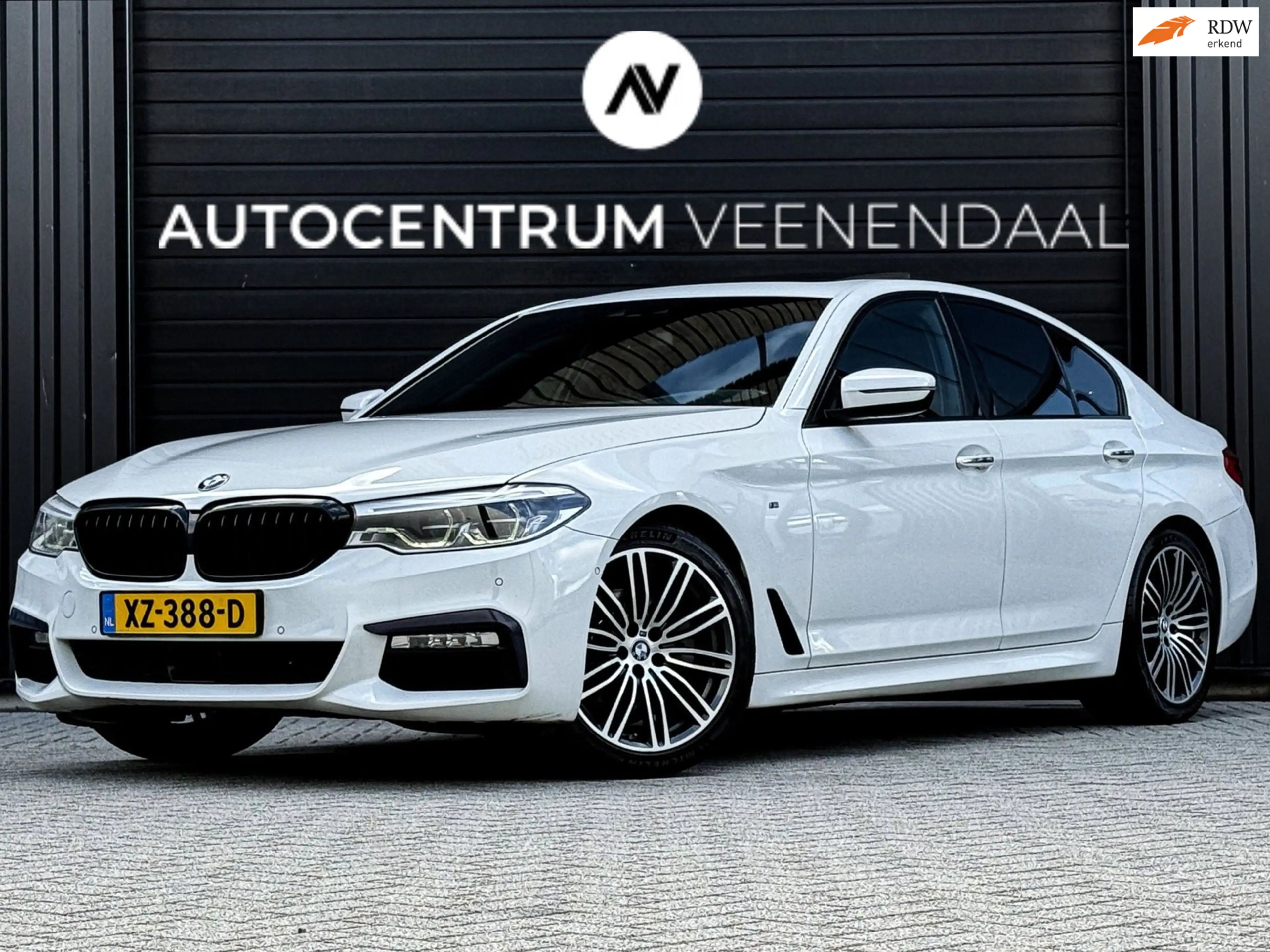 BMW 520 5-serie 520i High Executive M-SPORT 4.W STURING/PA