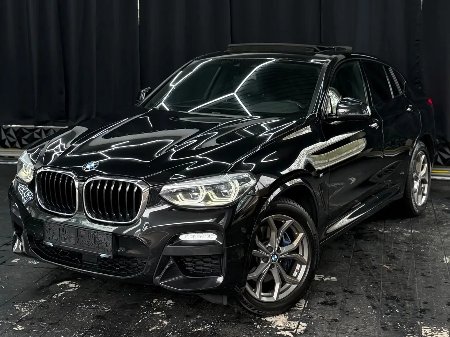 BMW X4 M xDrive 30d  Sport Aut. Schwarz - 1