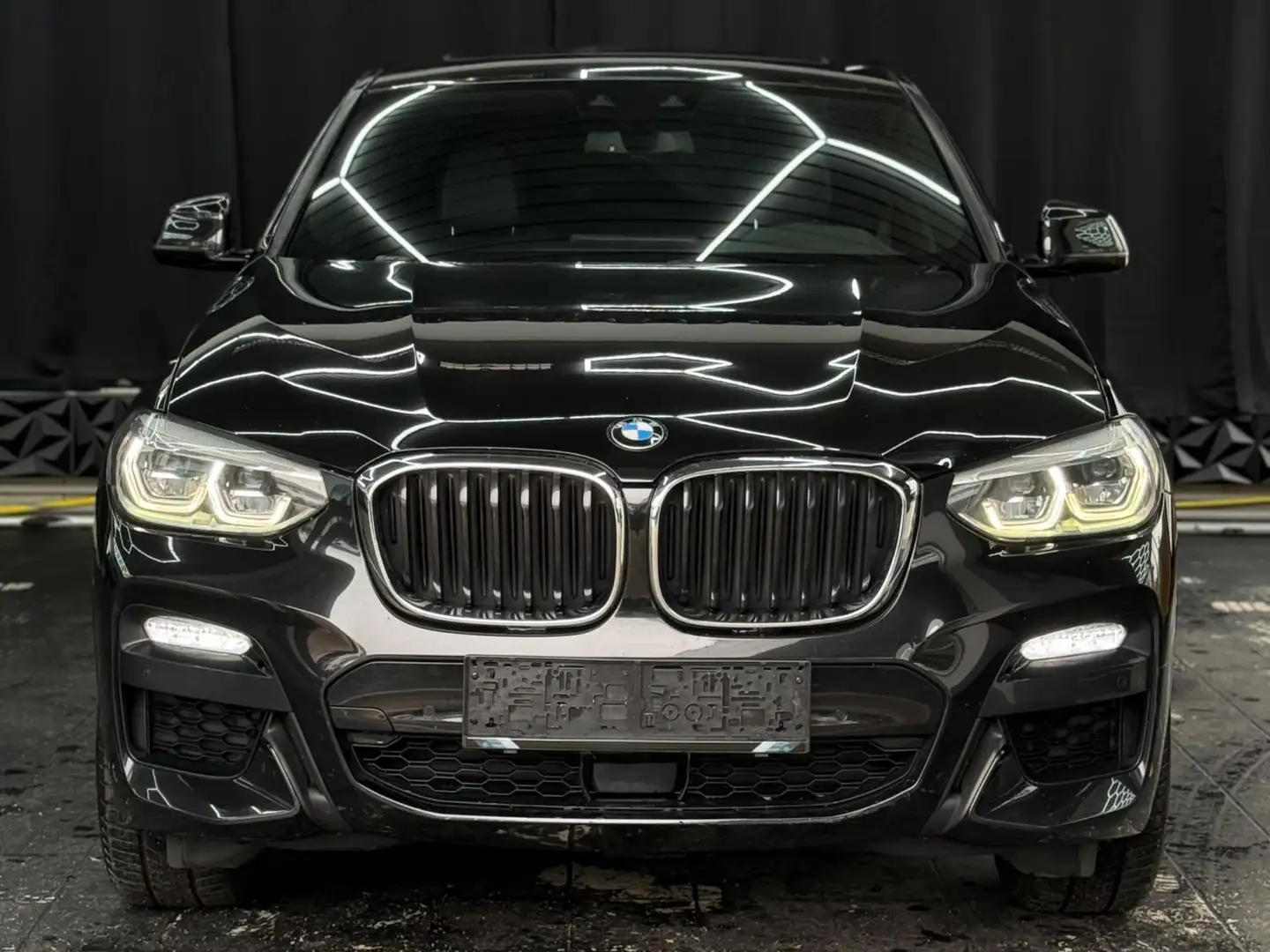 BMW X4 M xDrive 30d  Sport Aut. Schwarz - 2