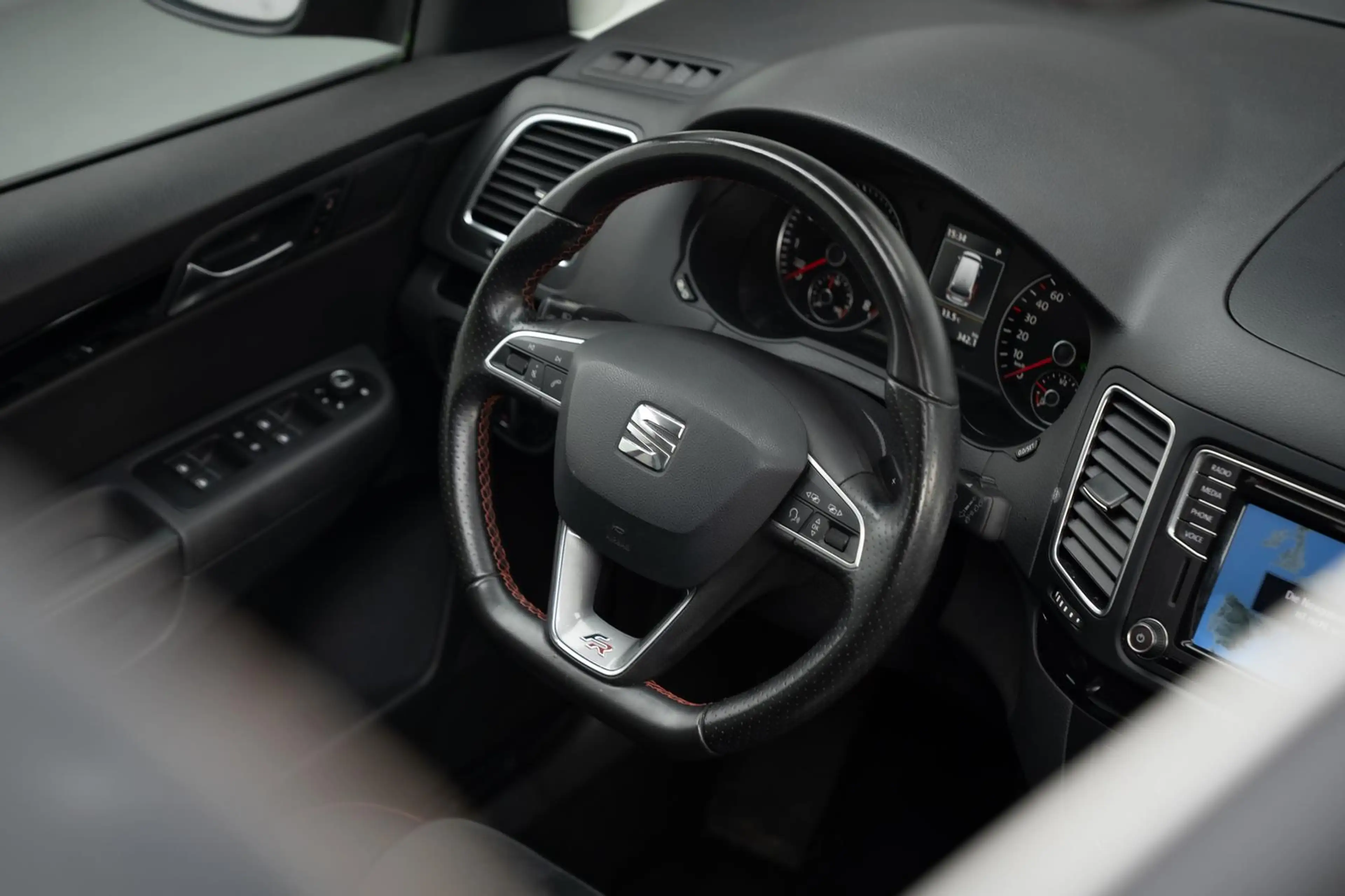 SEAT Alhambra 2.0TSI FR-LINE*XENON*NAVI*PANO*7-SITZE* — photo 15