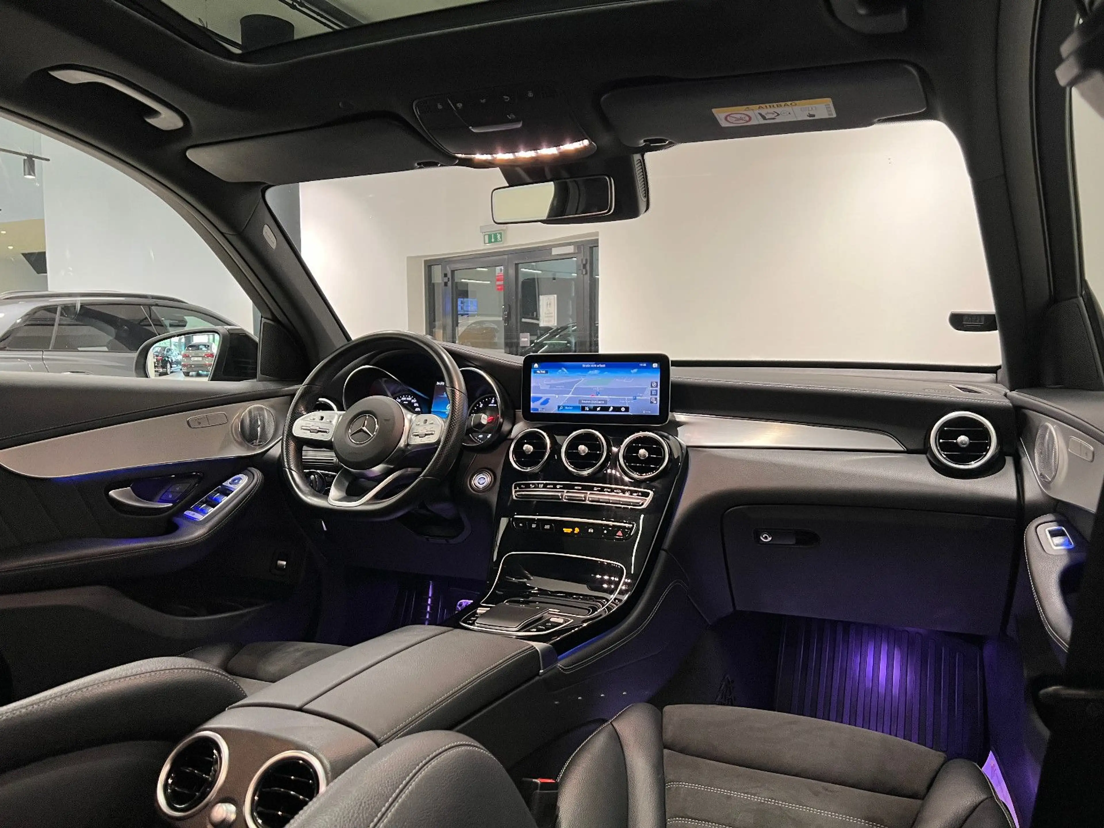 Mercedes-Benz GLC 300 |AMG|DISTR|360°|BURMES|PANORAMA|ANHÄNGER| — photo 3
