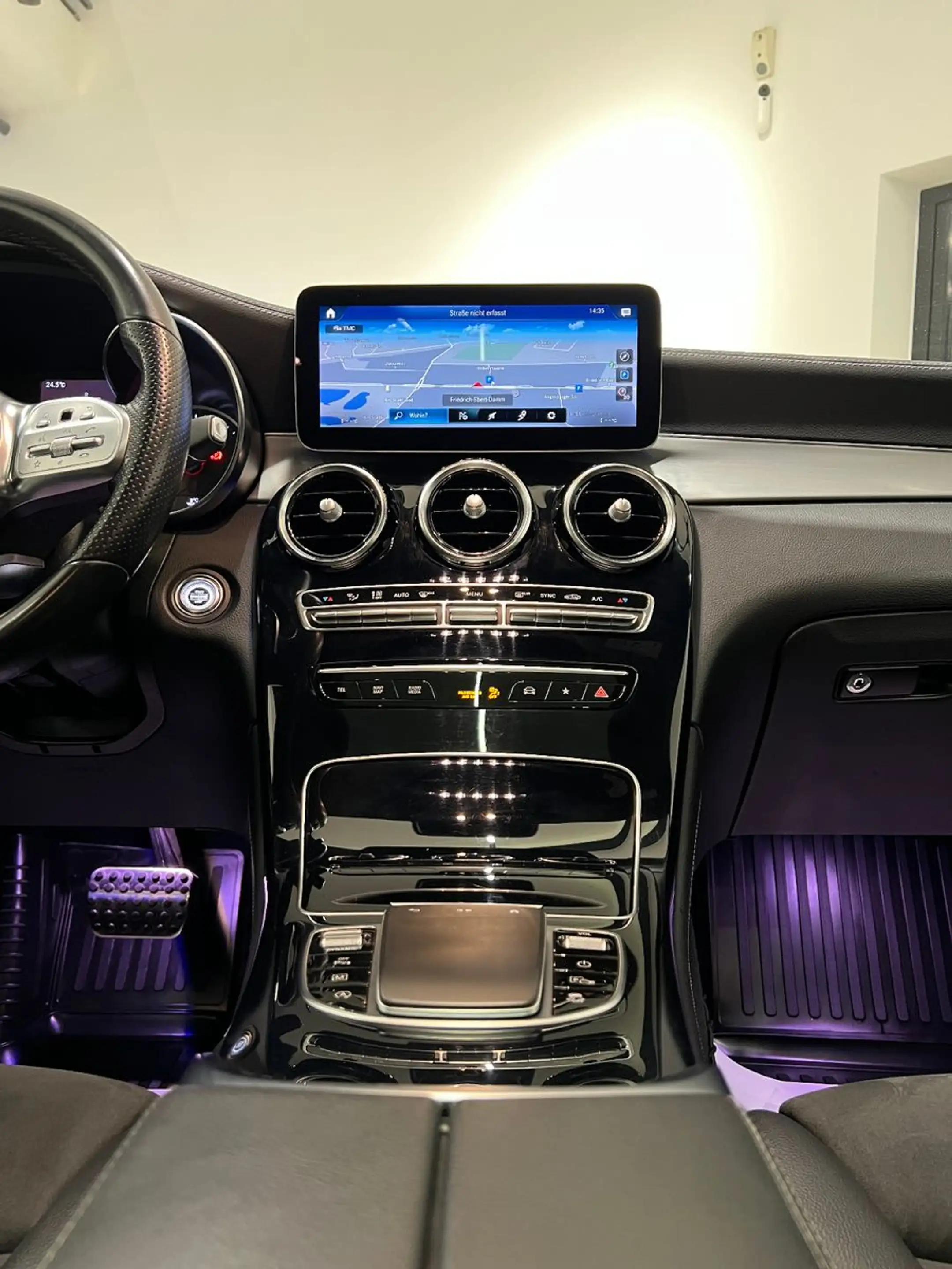 Mercedes-Benz GLC 300 |AMG|DISTR|360°|BURMES|PANORAMA|ANHÄNGER| — photo 9