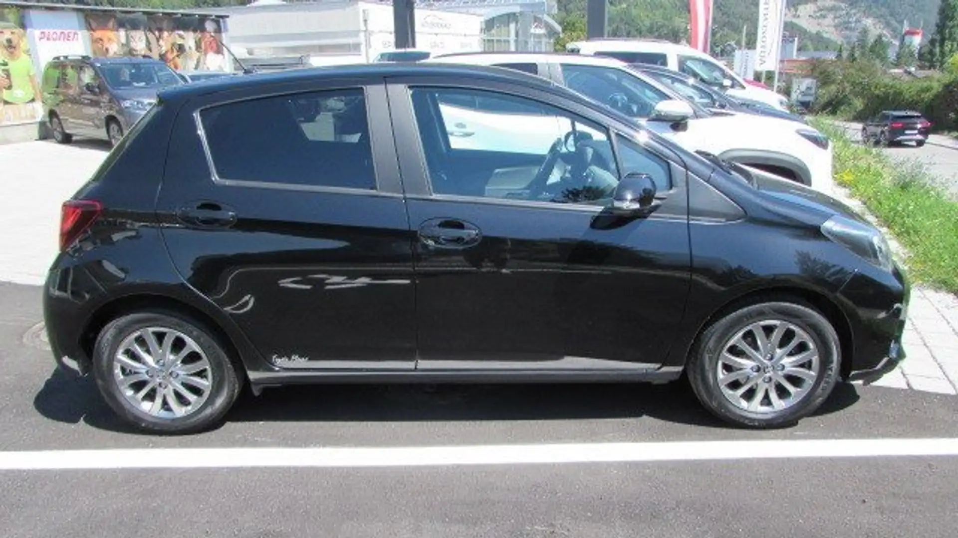 Toyota Yaris 1,0 VVT-i Edition 45 Schwarz - 2