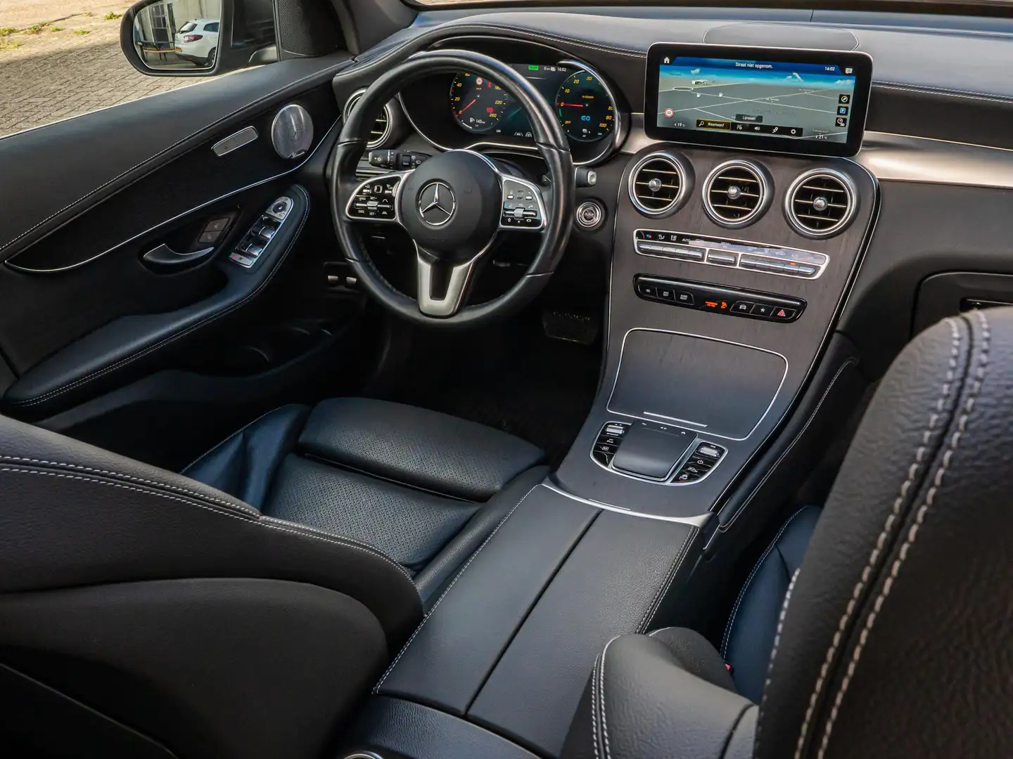 Mercedes-Benz GLC 300 GLC300e 4MATIC Luxury Pano Rij-assist Keyless Gris - 2