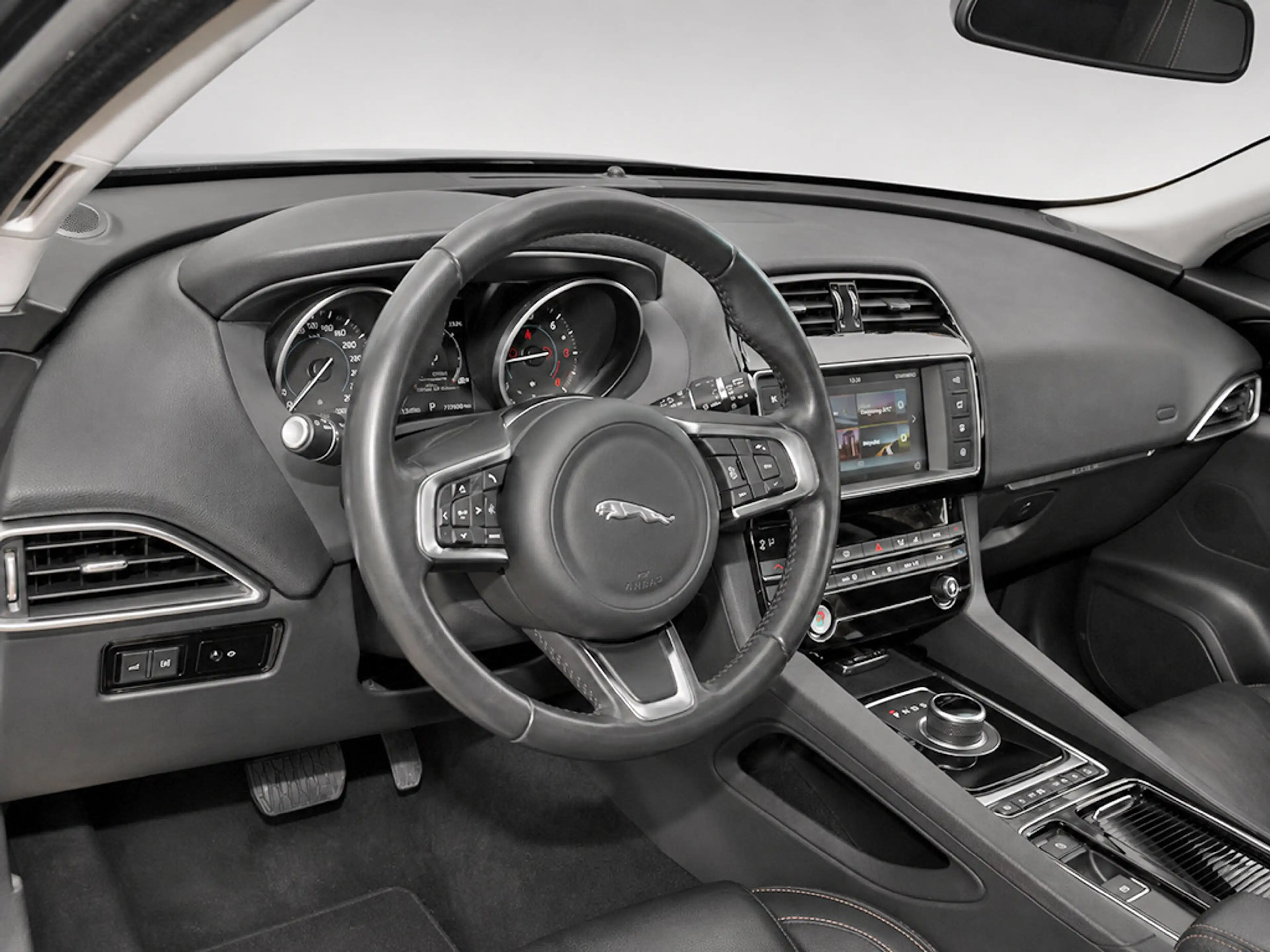 Jaguar F-Pace D180 AWD Prestige *1.HD Leder Navi 19Z* — photo 13