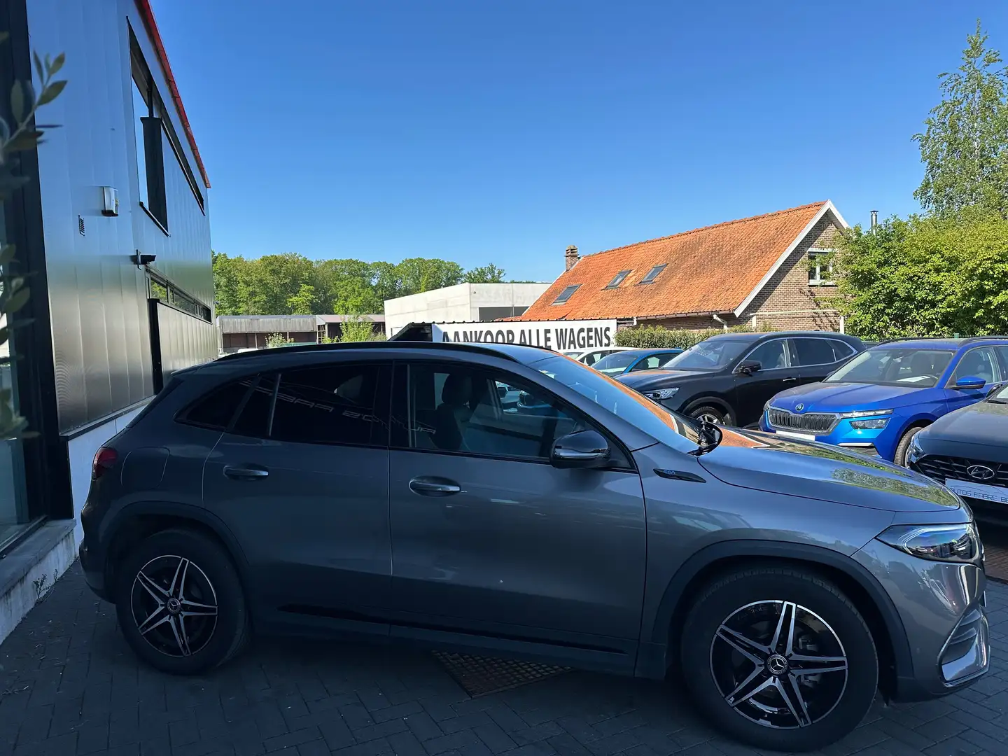 Mercedes-Benz EQA 66.5 kWh 250 AMG Line 22000 km Серый - 2