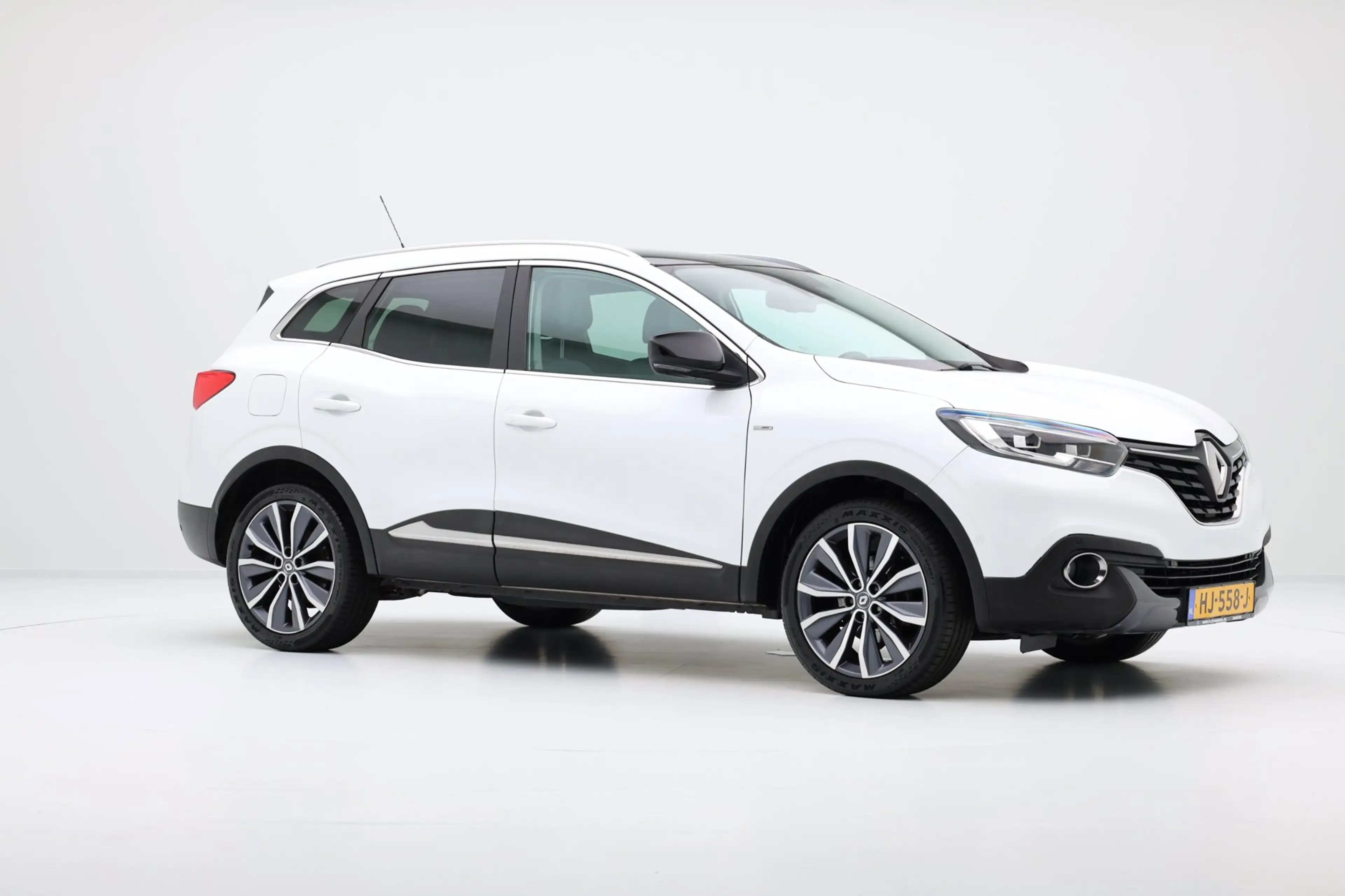 Renault Kadjar 1.2 TCe Bose Pano|Cam|PDC|19"LMV|Clima|Trekhaak — photo 4