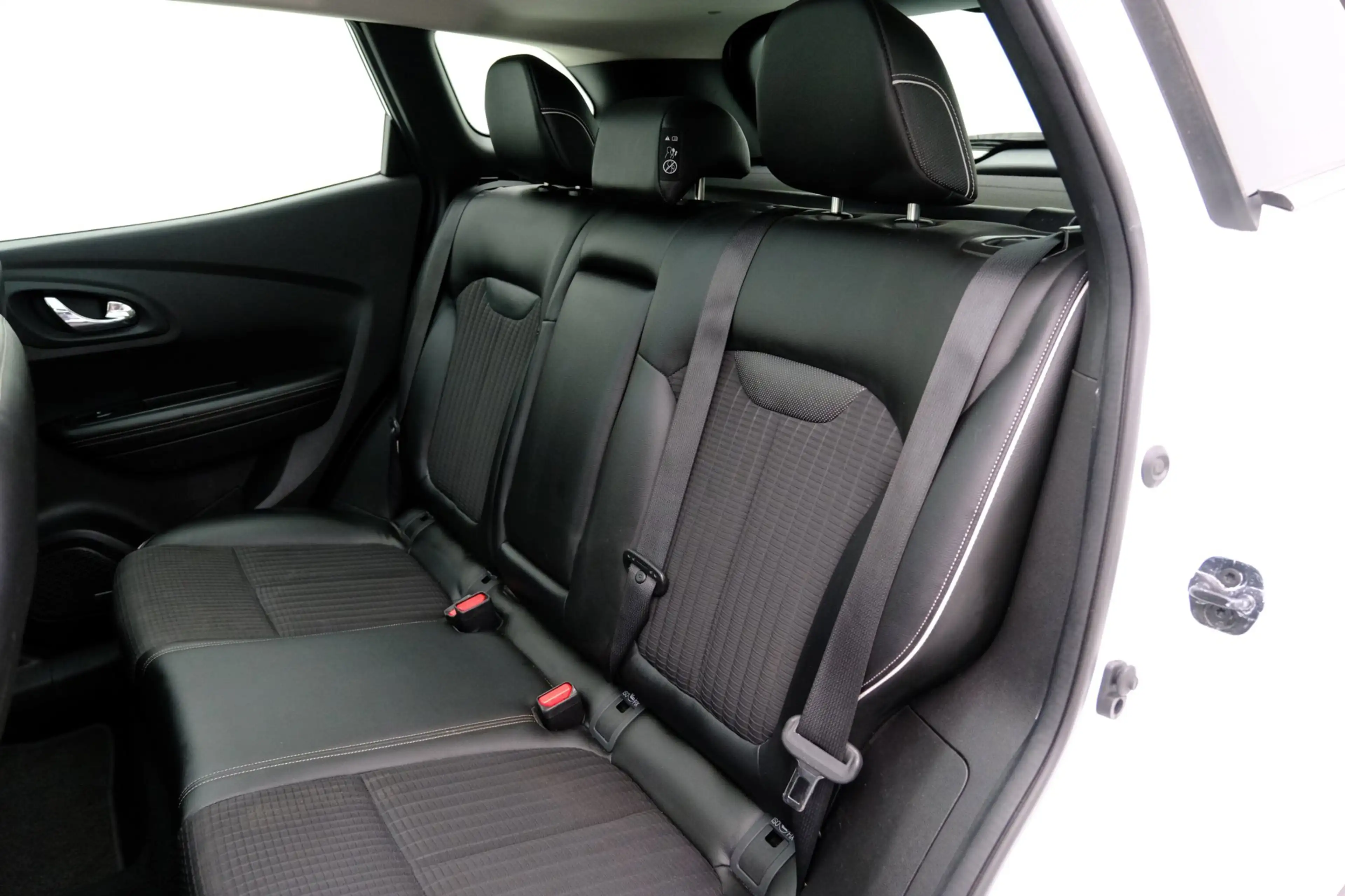 Renault Kadjar 1.2 TCe Bose Pano|Cam|PDC|19"LMV|Clima|Trekhaak — photo 25