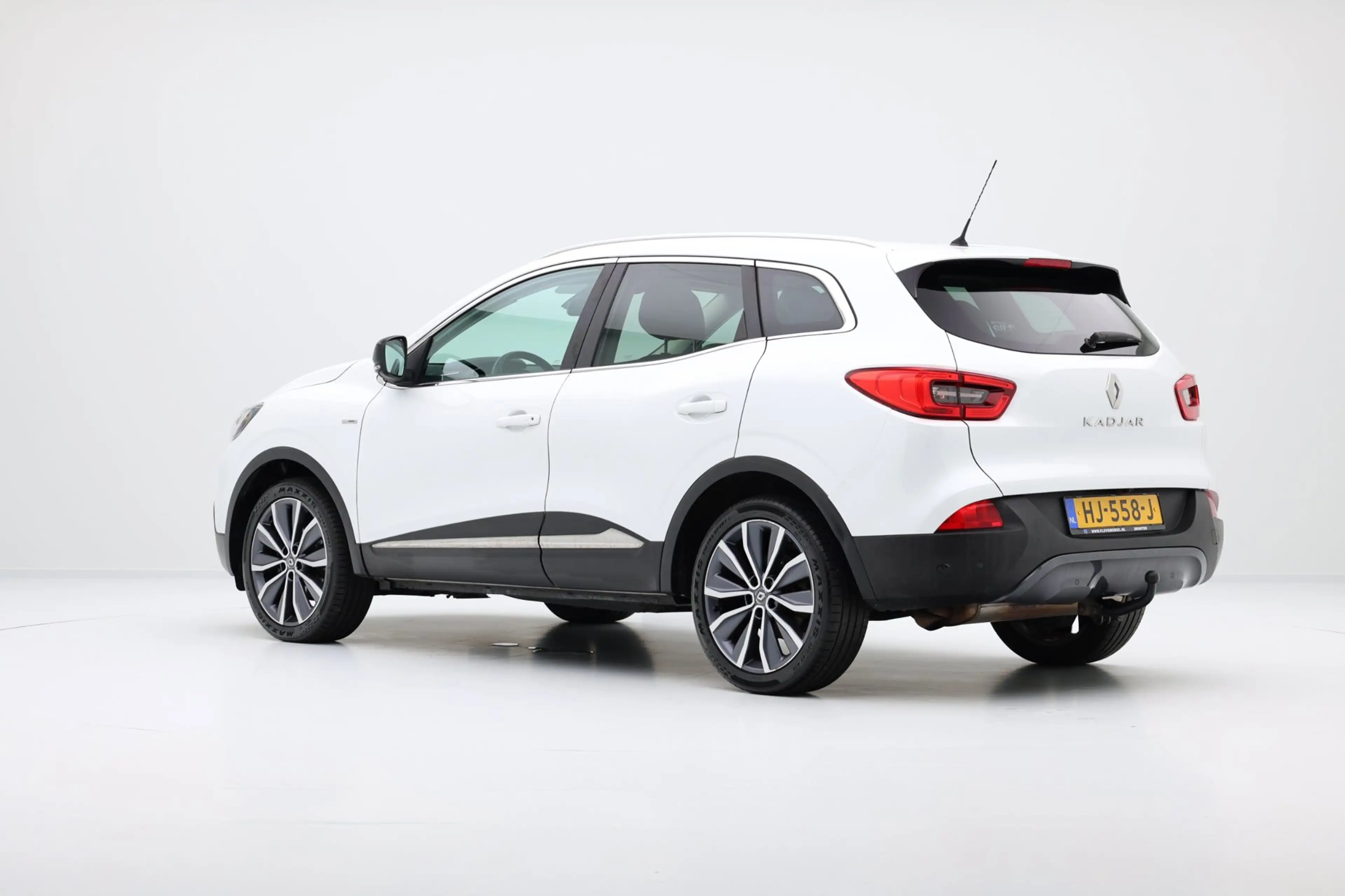 Renault Kadjar 1.2 TCe Bose Pano|Cam|PDC|19"LMV|Clima|Trekhaak — photo 28