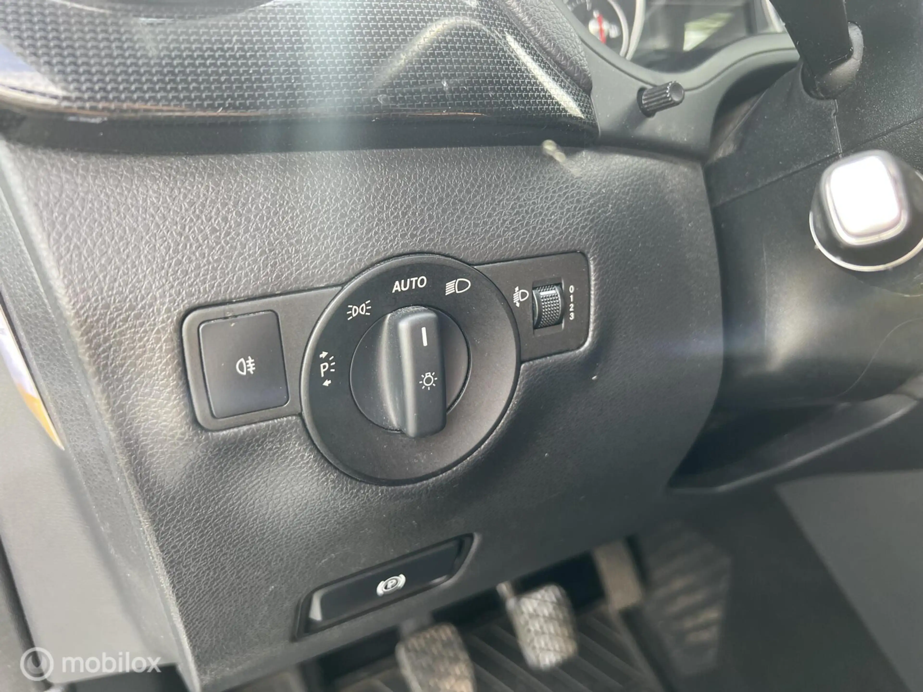Mercedes-Benz B 180 Ambition | Cruise | Navi | Park assist — photo 14