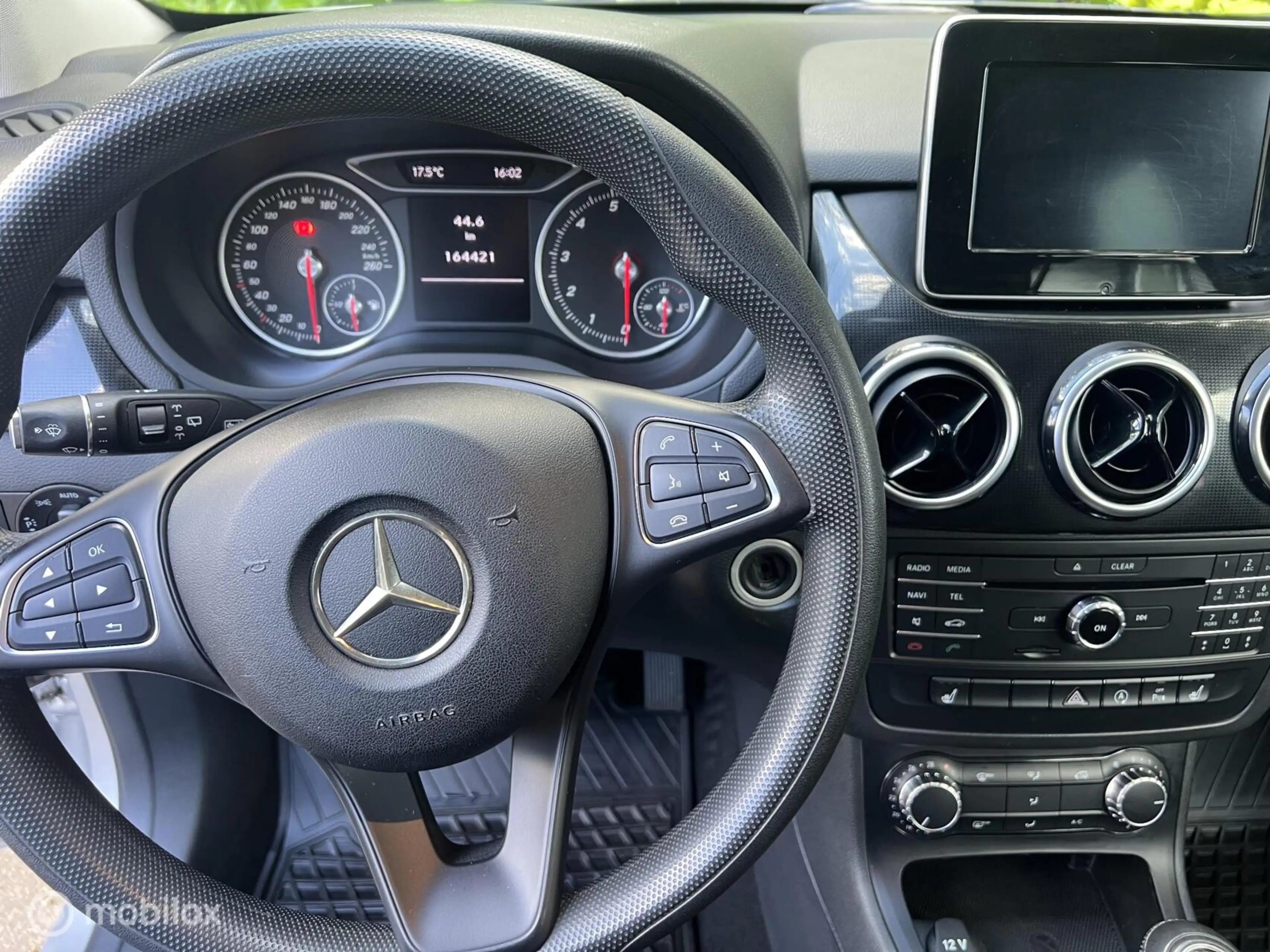 Mercedes-Benz B 180 Ambition | Cruise | Navi | Park assist — photo 11