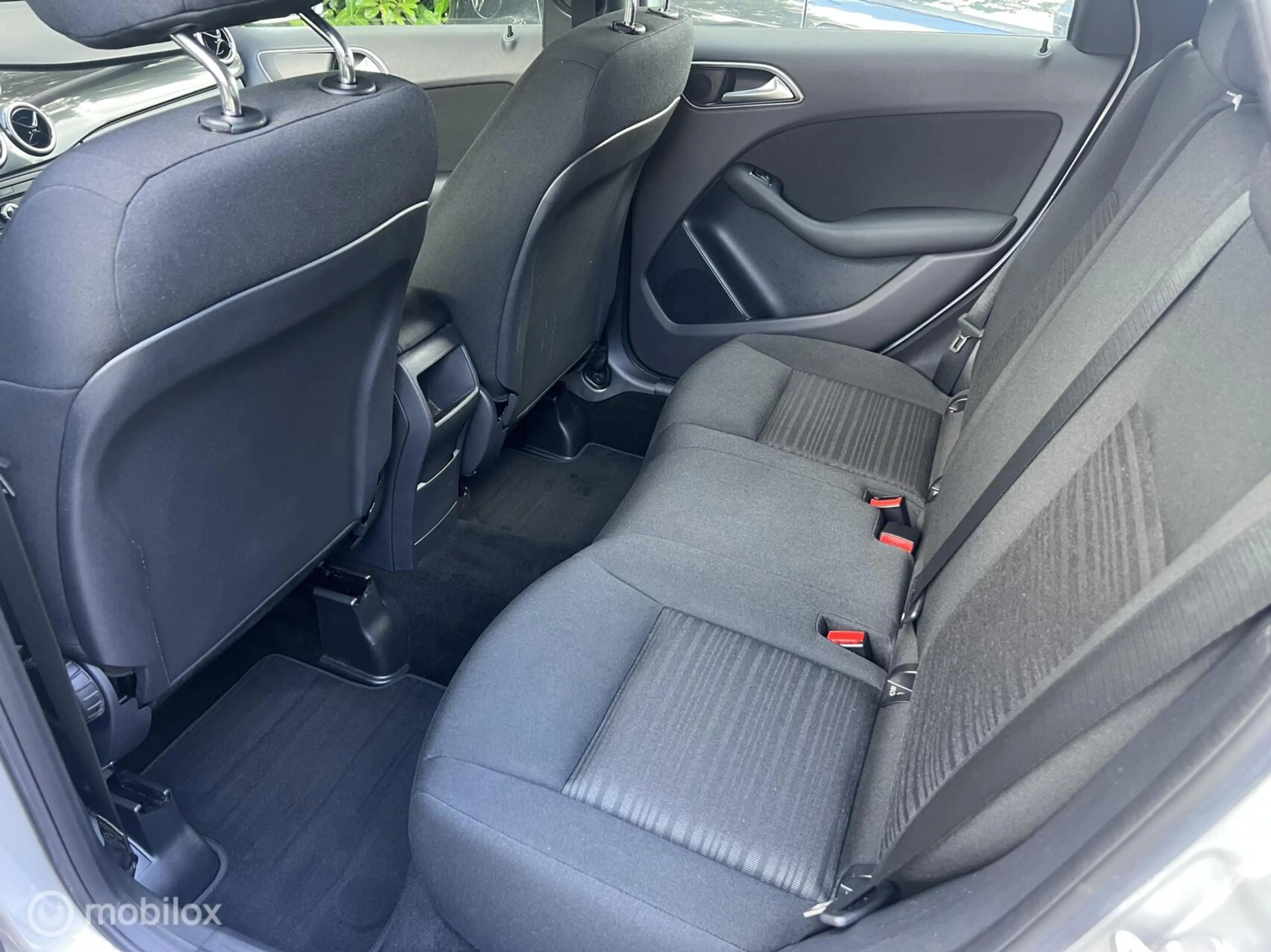 Mercedes-Benz B 180 Ambition | Cruise | Navi | Park assist — photo 15