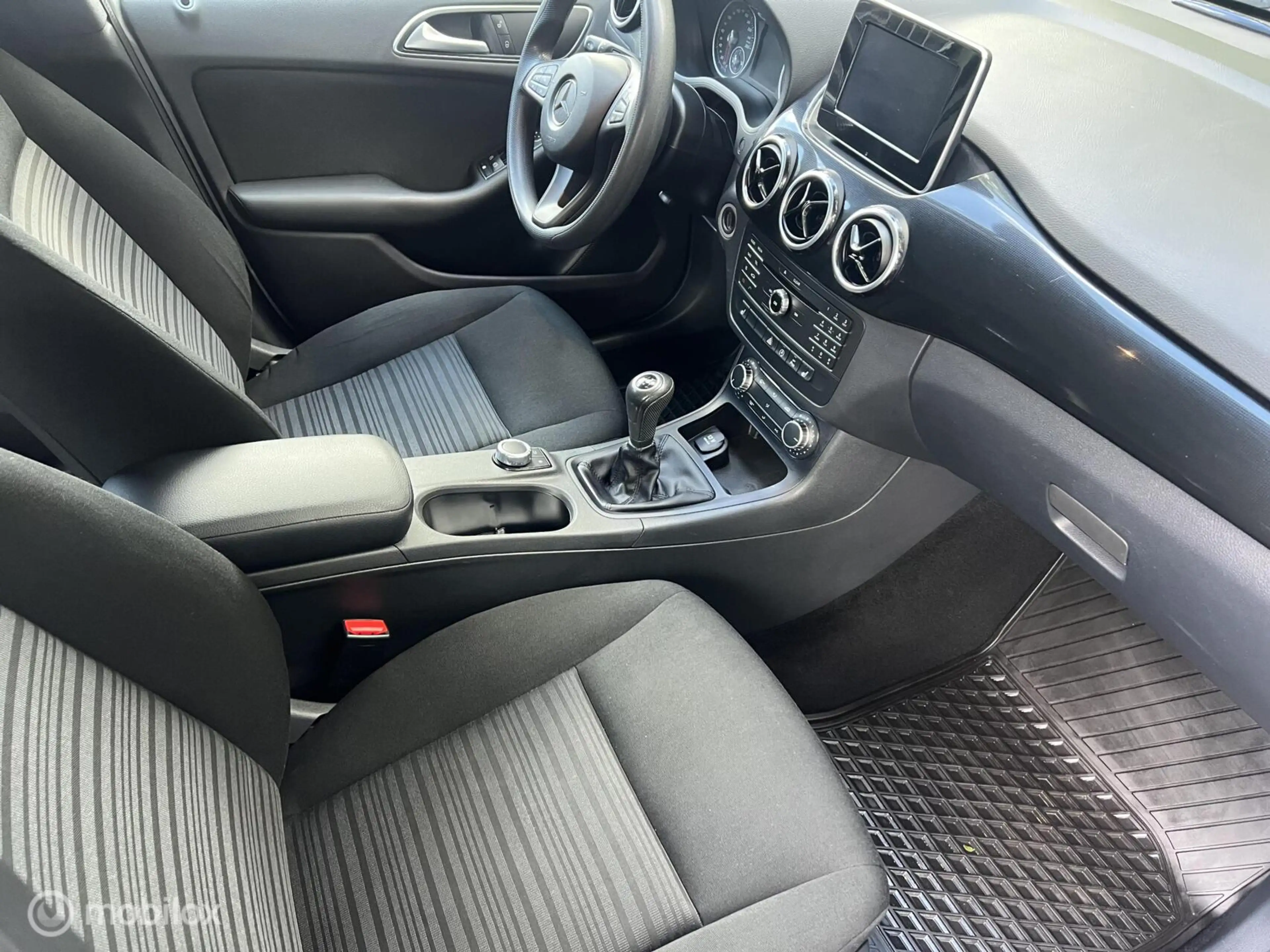 Mercedes-Benz B 180 Ambition | Cruise | Navi | Park assist — photo 12