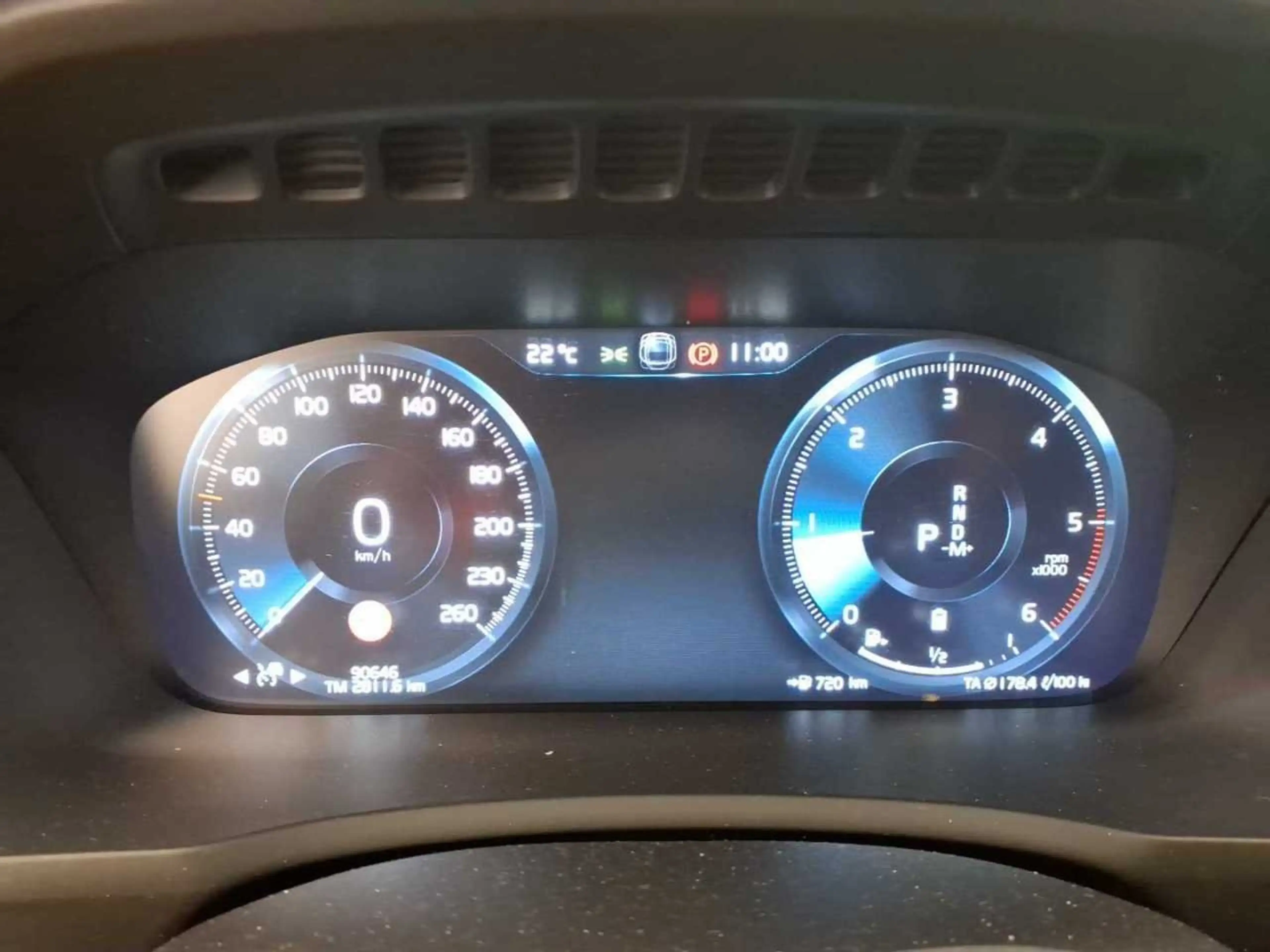 Volvo XC90 XC 90 B5 360° S-Dach StHz — photo 9