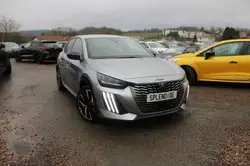 Peugeot 208 GT 100 CV ESSENCE GPS 3D CAMÉRA USB JA 17 I-COKPIT FULL LED