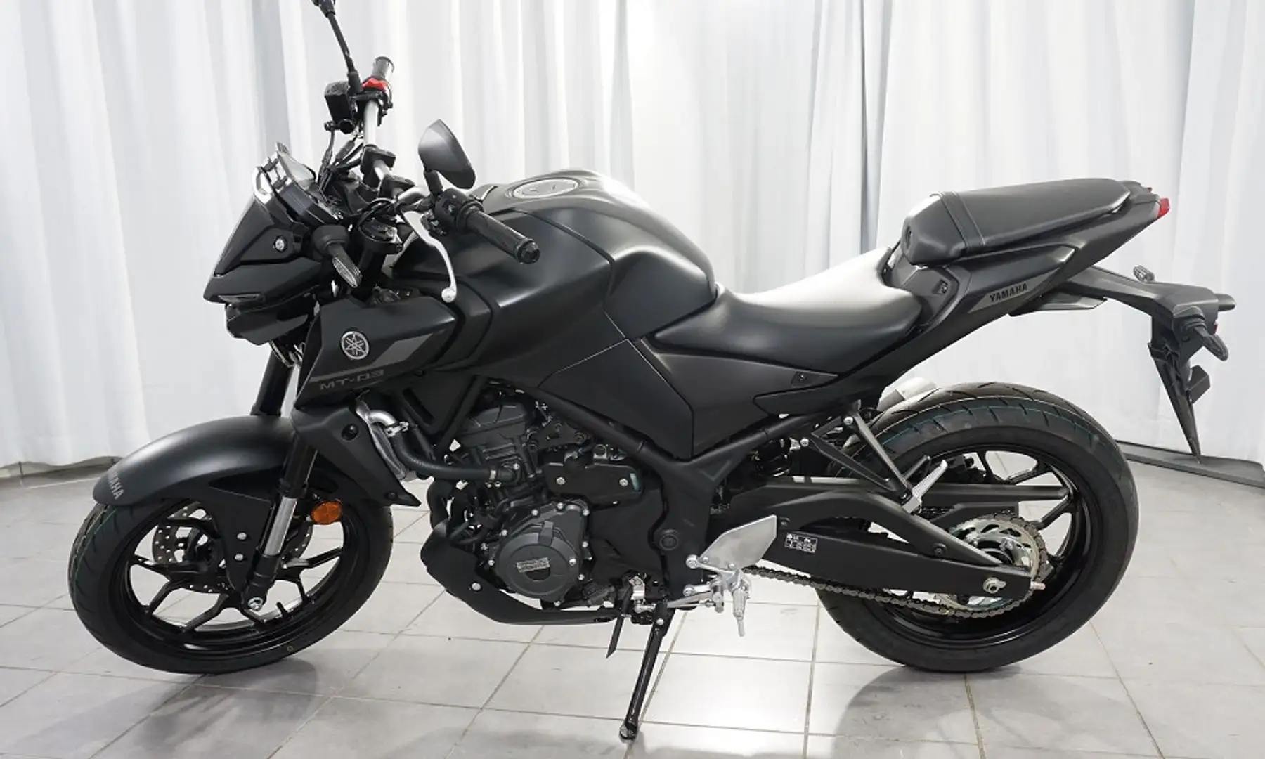 Yamaha MT-03 2024 ABS mit Smartphone Konnektivität Negru - 1