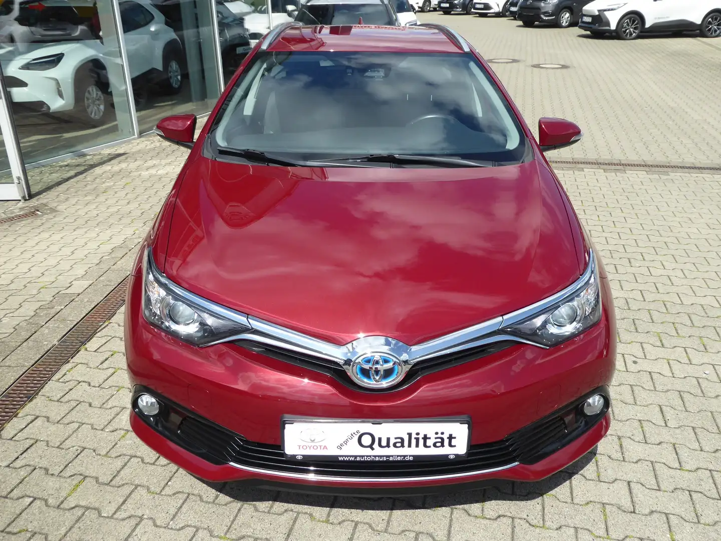 Toyota Auris TS 1.8H Comfort Rosso - 2