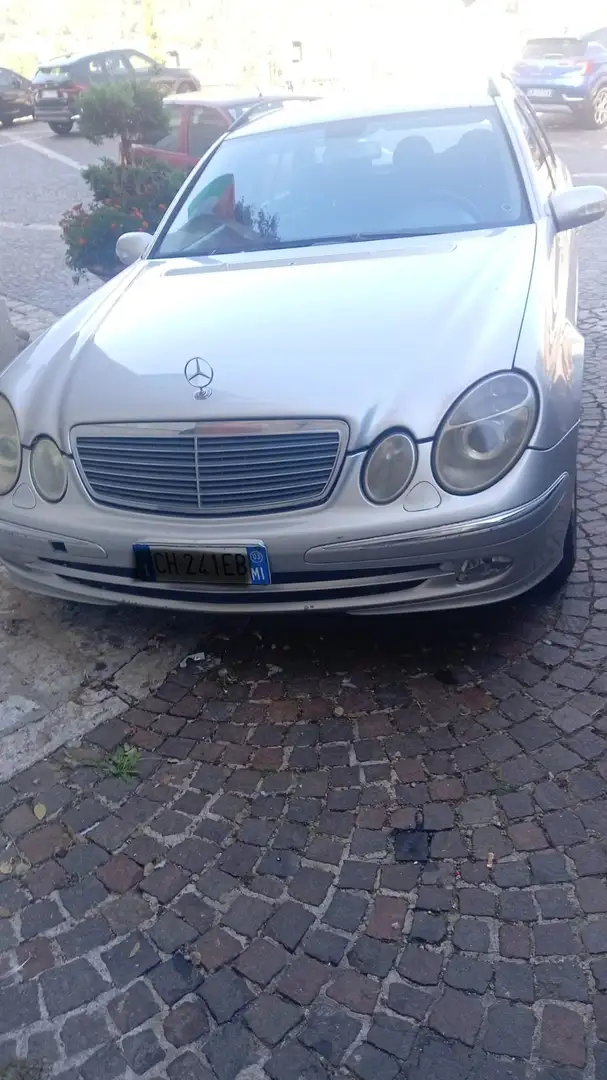 Mercedes-Benz E 270 E SW 270 cdi Avantgarde Grau - 1