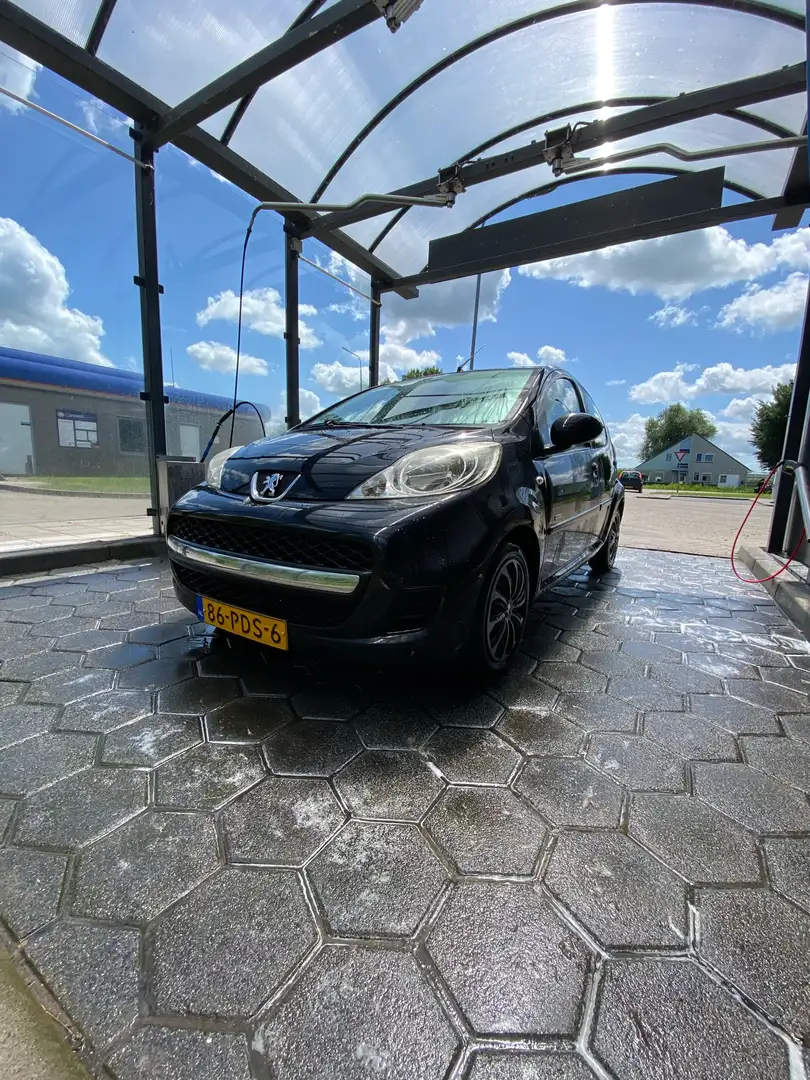 Peugeot 107 1.0-12V airco 5drs NAP recent onderhoud gehad Black - 1