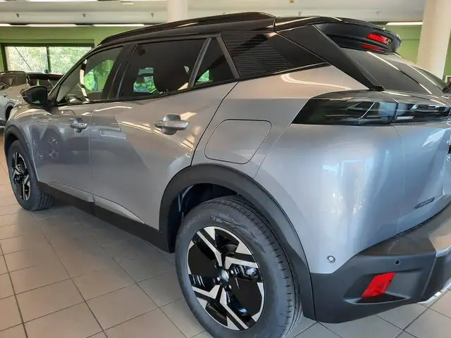 Peugeot 2008 view 9