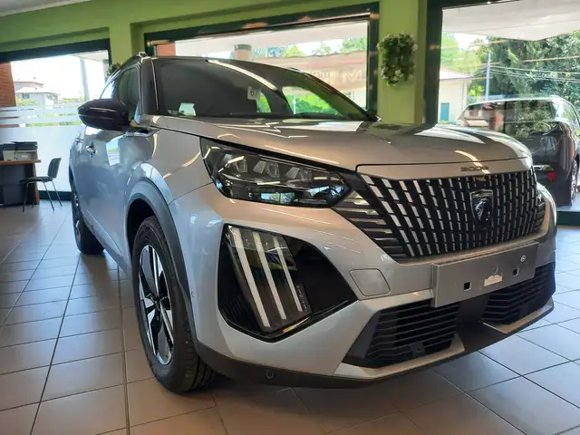 Peugeot 2008 view 5