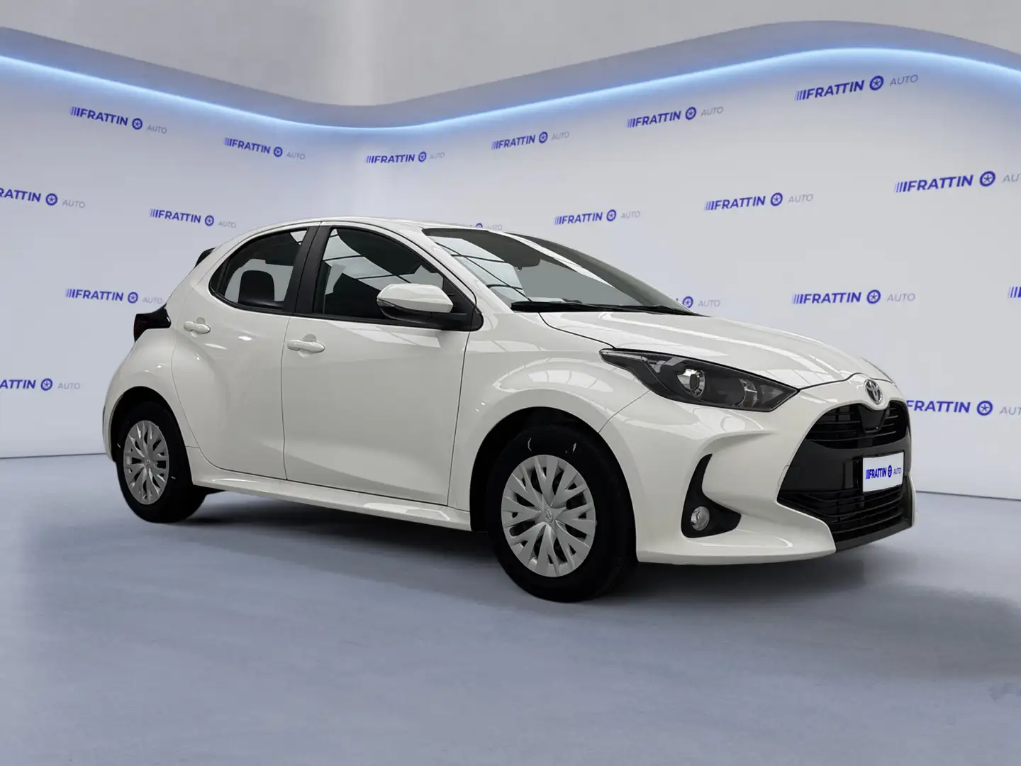 Toyota Yaris 1.5 Hybrid 5 porte Business Wit - 2