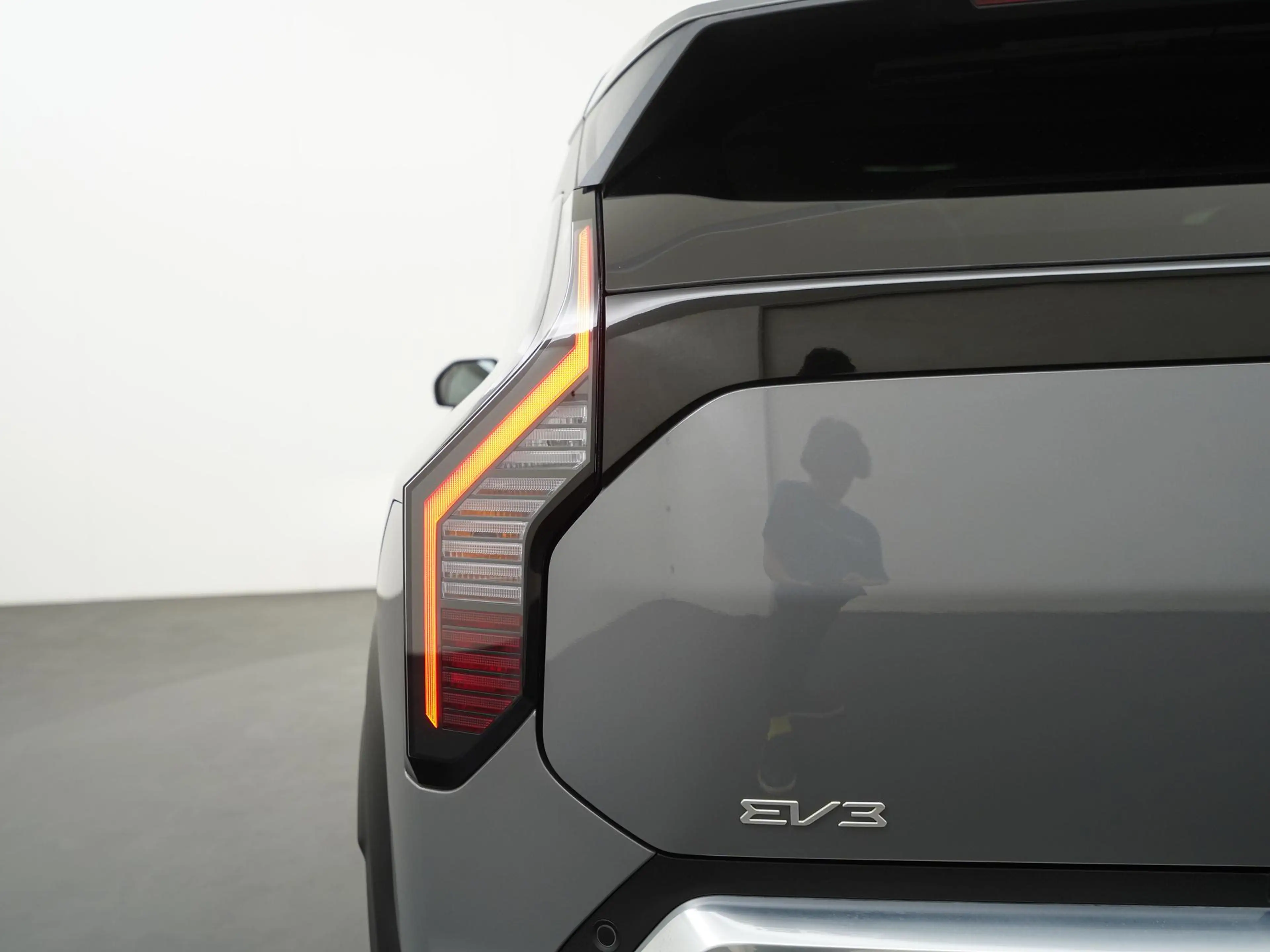 Kia EV3 Plus Advanced 58.3 kWh | SOH 100% | Schuifdak | Zo — photo 9