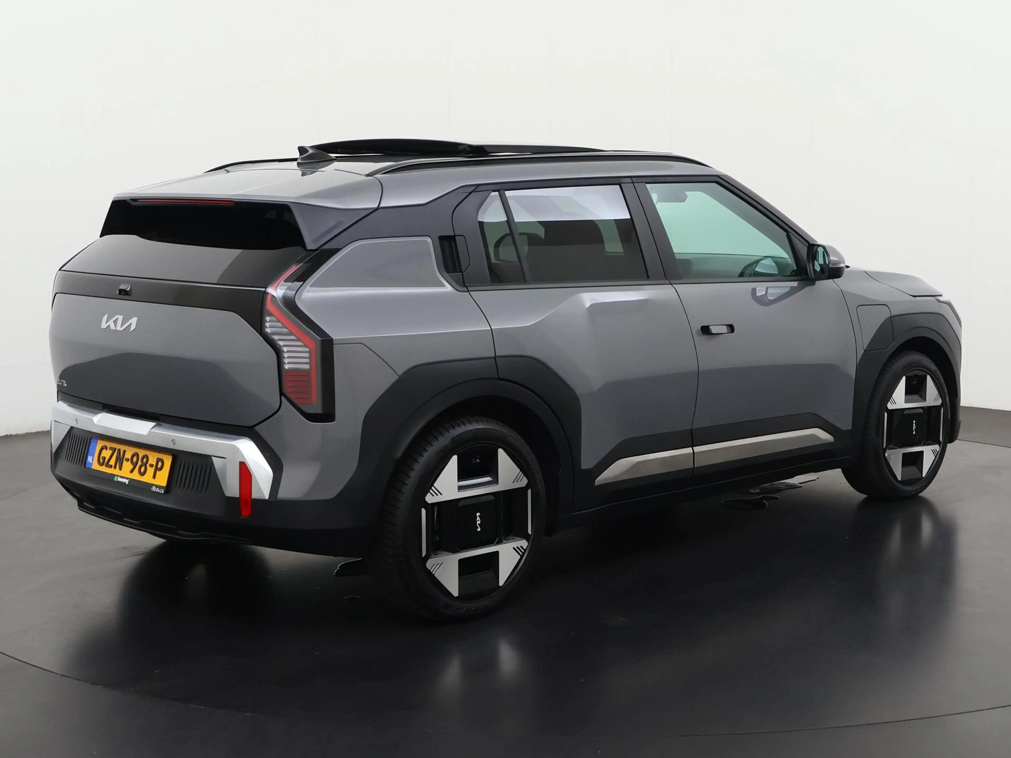 Kia EV3 Plus Advanced 58.3 kWh | SOH 100% | Schuifdak | Zo — photo 4