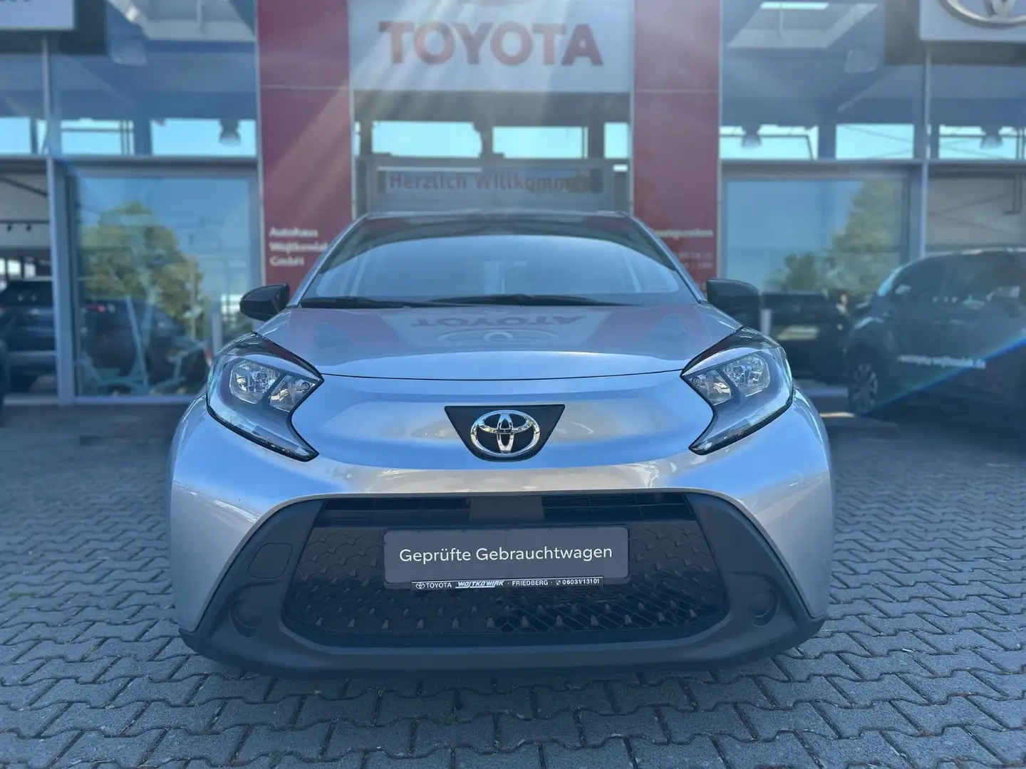 Toyota Aygo X 1.0 Play 5-Türer*KLIMA*KEYLESS*SITZH. Silber - 2