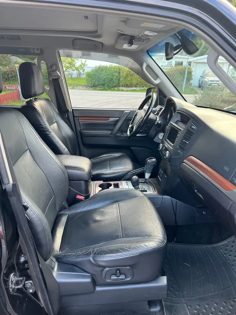 Mitsubishi Pajero Zwart - 2