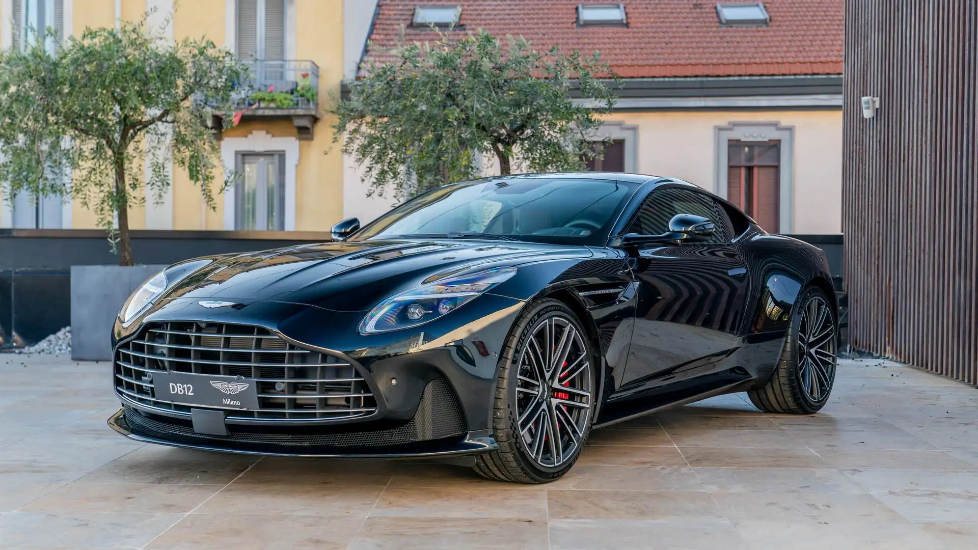 Aston Martin DB12 Coupe 4.0 V8 auto Чорний - 1