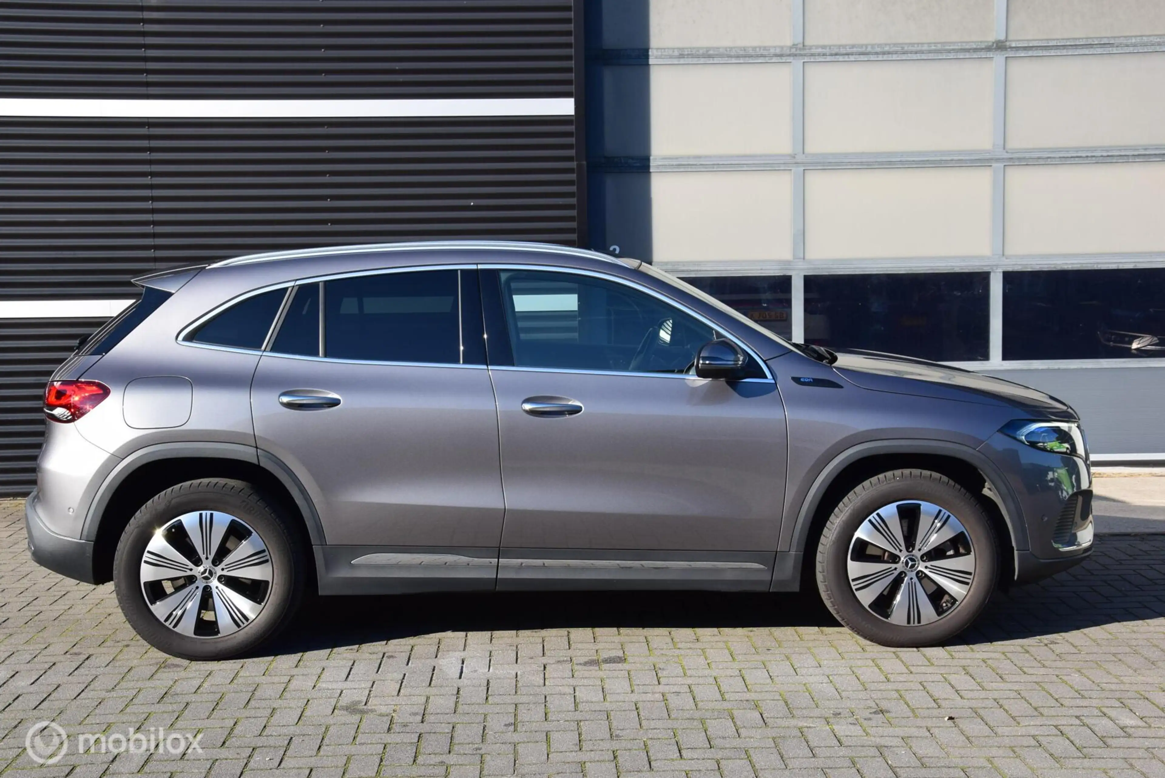 Mercedes-Benz EQA 250 Business Solution Luxury 67 kWh SOH 98% Pano Keyle — photo 4