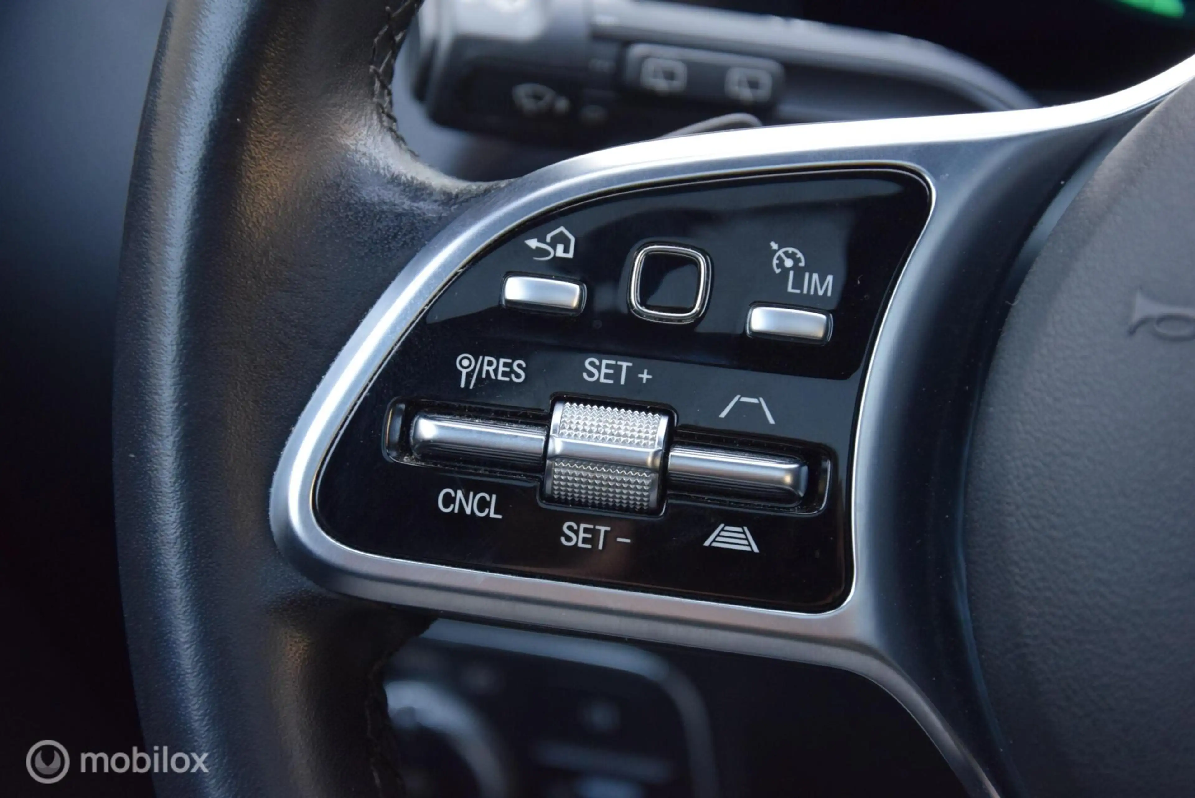 Mercedes-Benz EQA 250 Business Solution Luxury 67 kWh SOH 98% Pano Keyle — photo 12