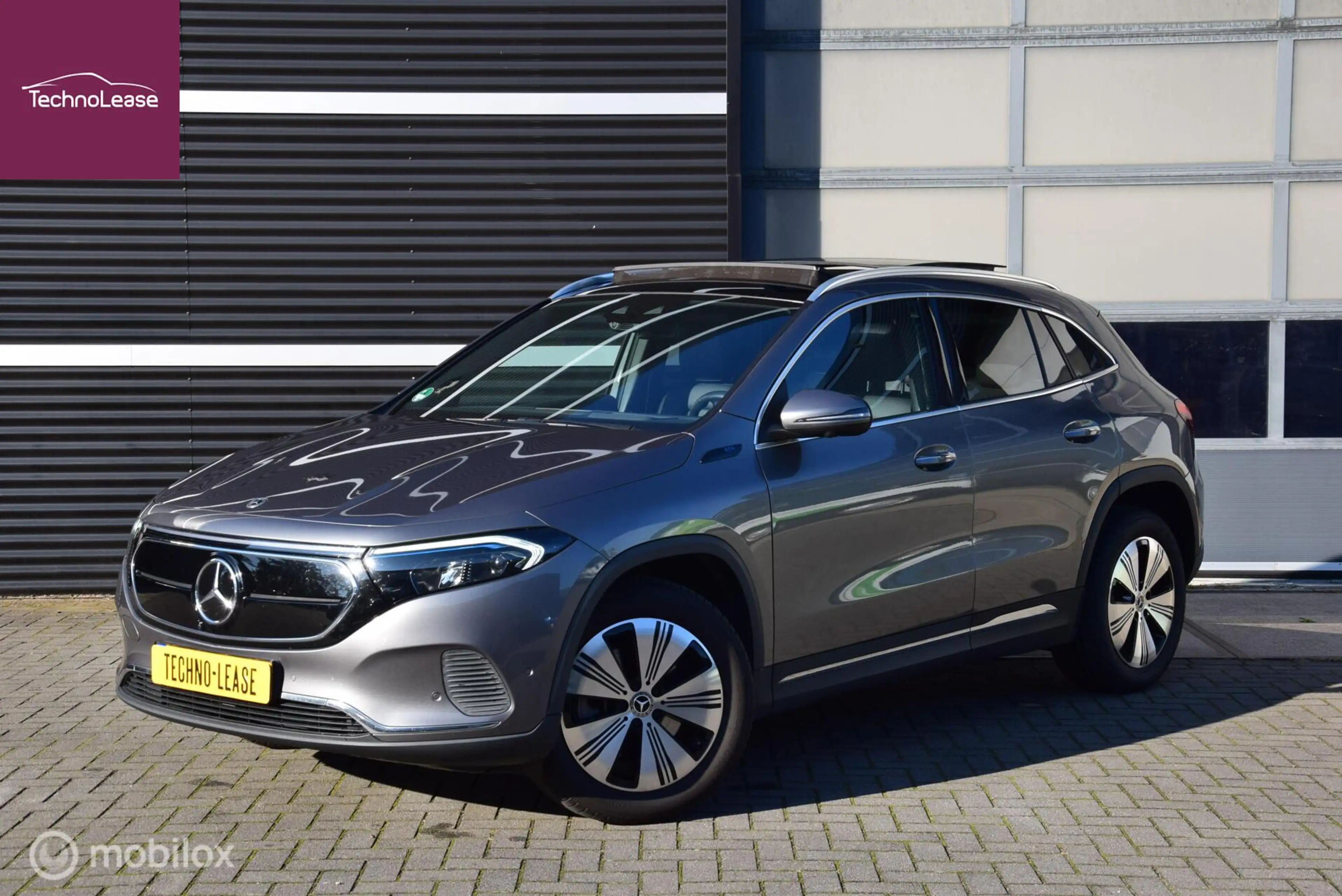 Mercedes-Benz EQA 250 Business Solution Luxury 67 kWh SOH 98% Pano Keyle