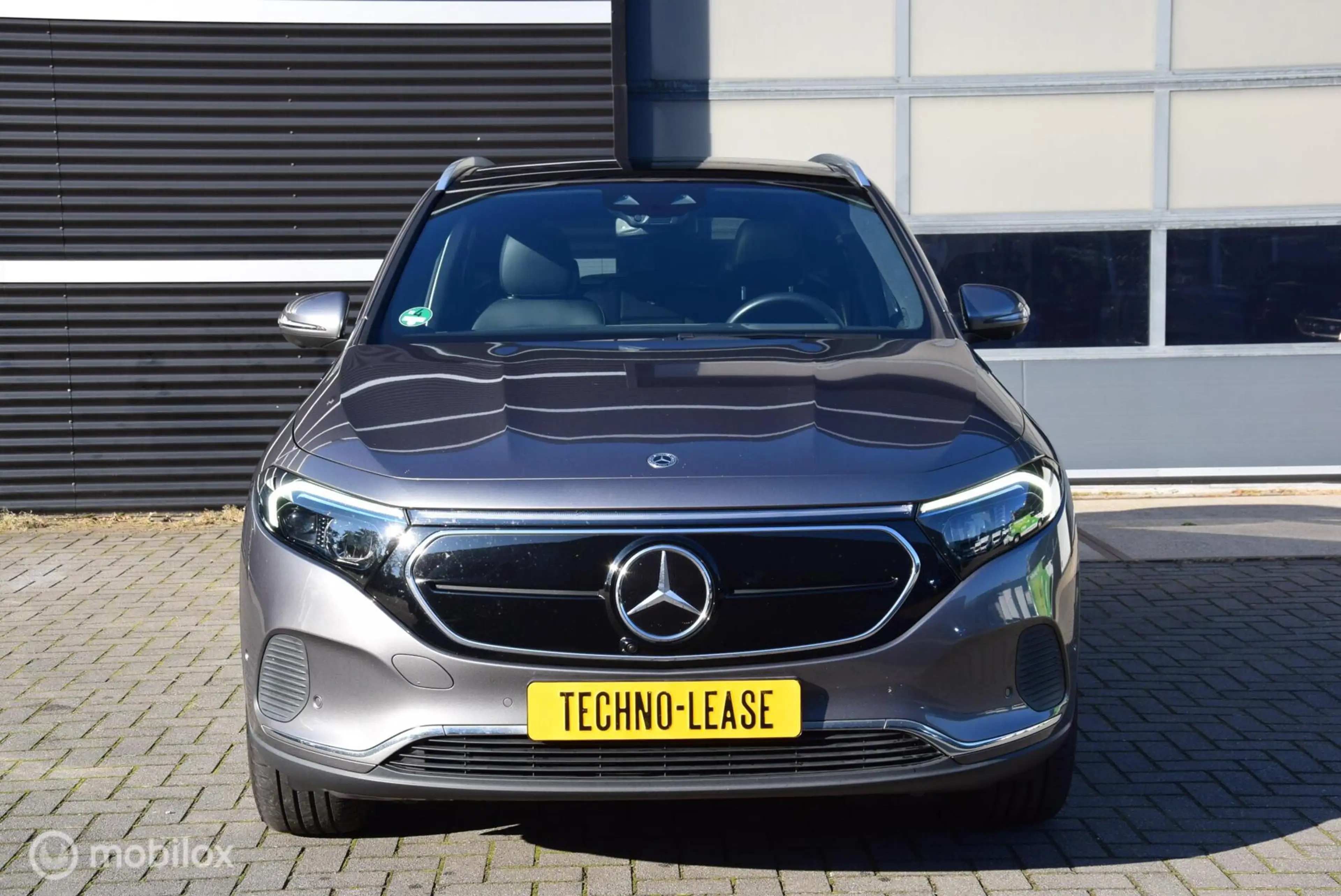 Mercedes-Benz EQA 250 Business Solution Luxury 67 kWh SOH 98% Pano Keyle — photo 2