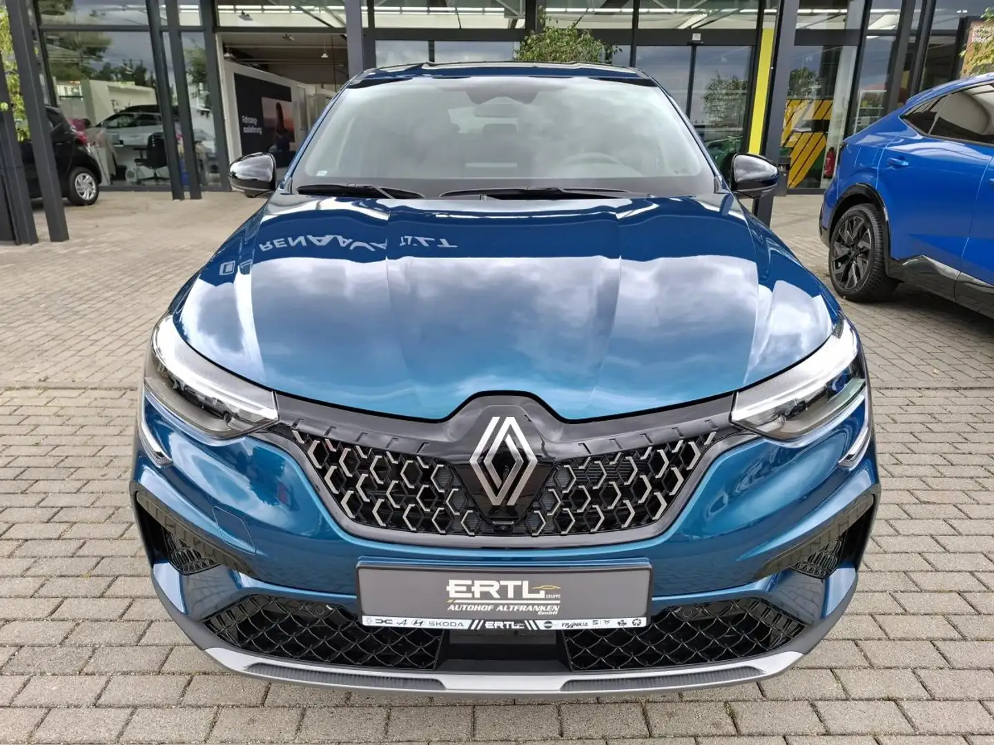 Renault Arkana TECHNO Mild Hybrid 140 EDC Ganzjahresreifen - Sofo Blau - 2