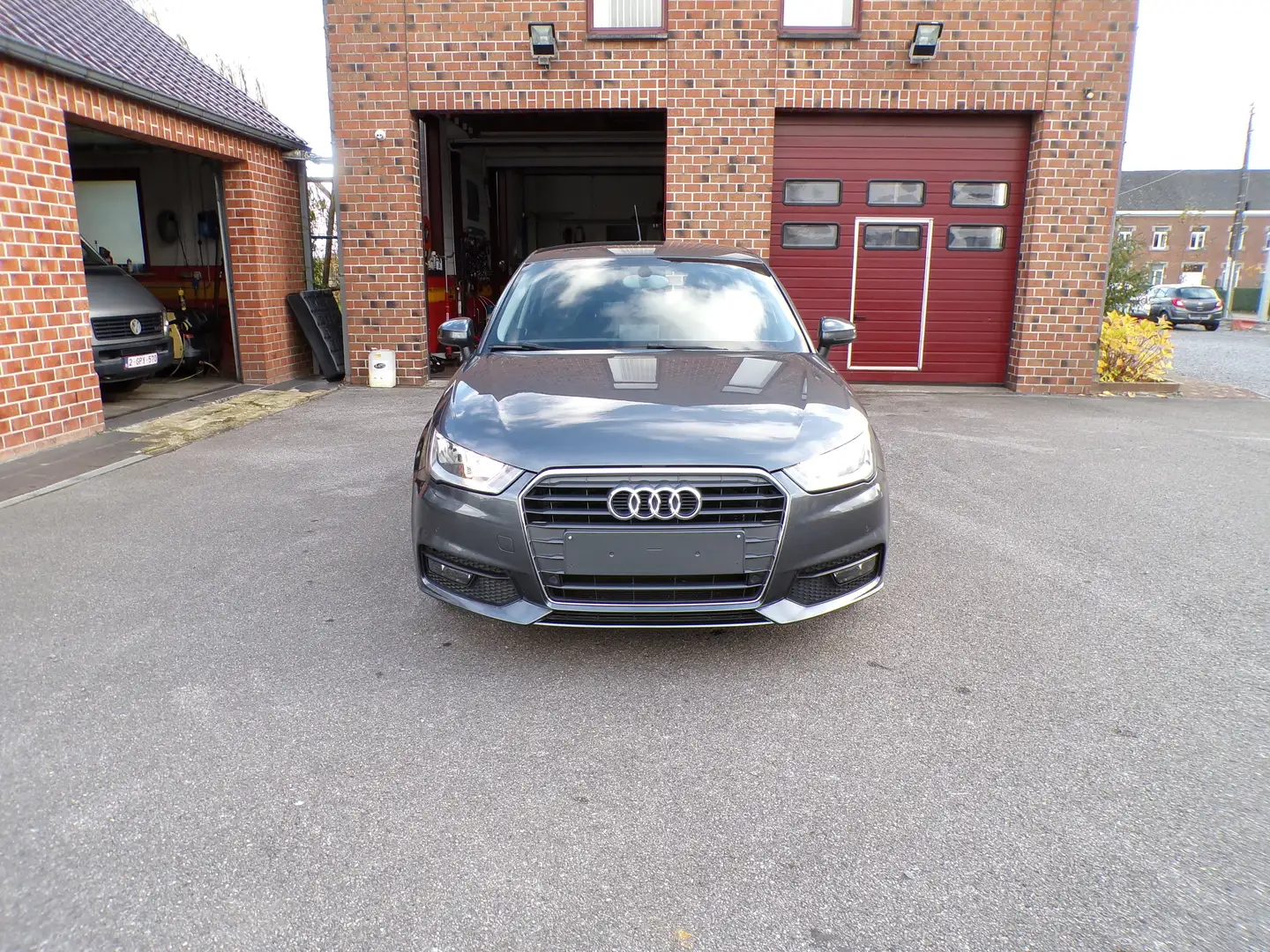 Audi A1 A1 Sportback 1.0 TFSI ultra Design Grey - 2