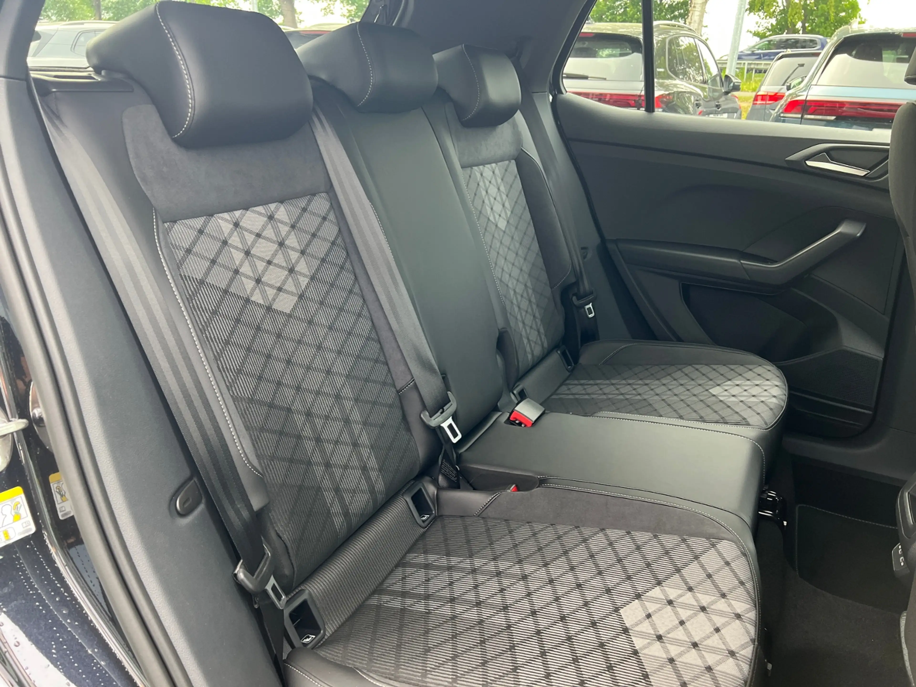 Volkswagen T-Cross R-Line 1.5 TSI DSG *AHK, IQ.LIGHT, ACC, App-Conne — photo 9