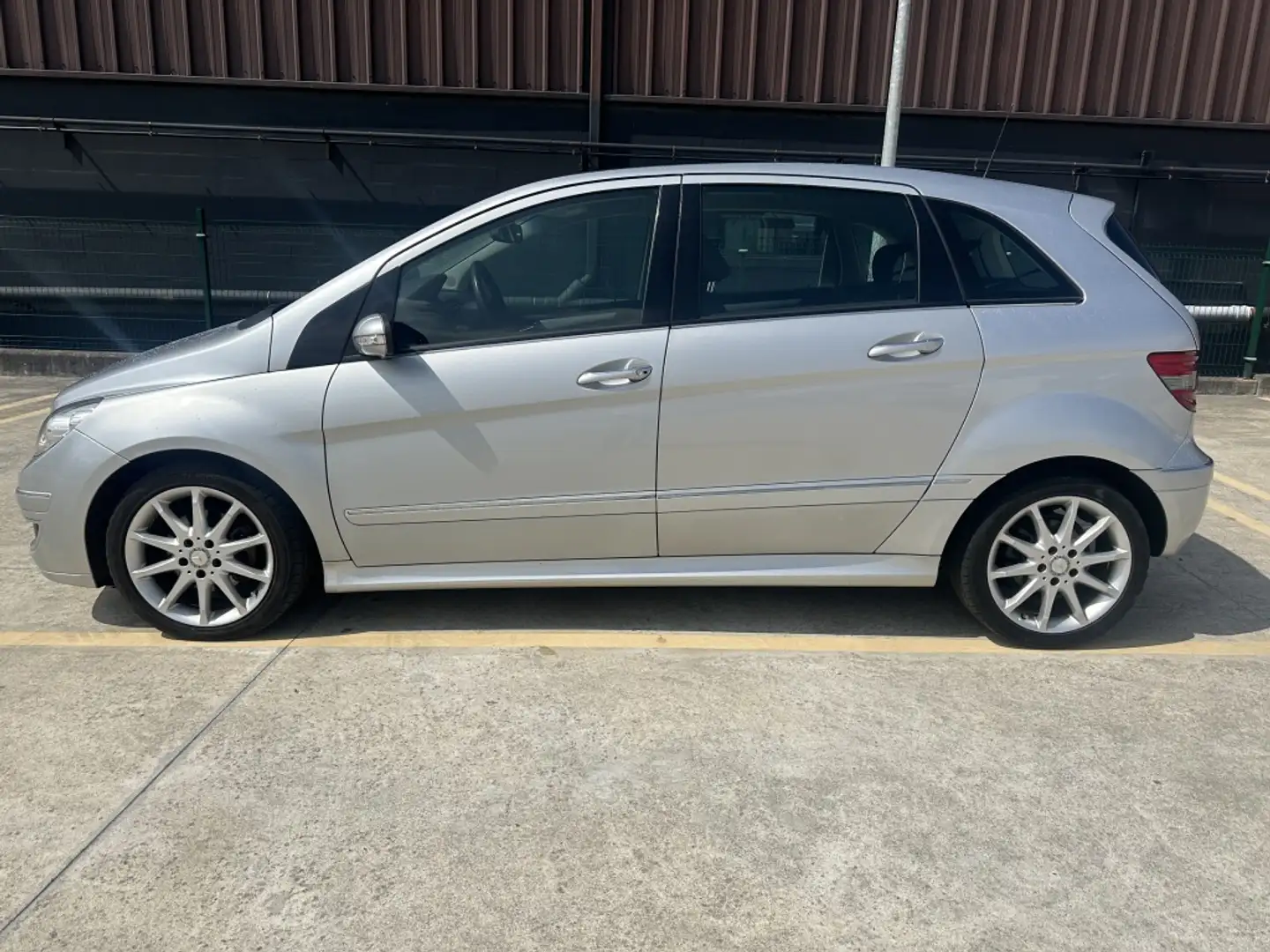 Mercedes-Benz B 200 200CDI Gris - 2