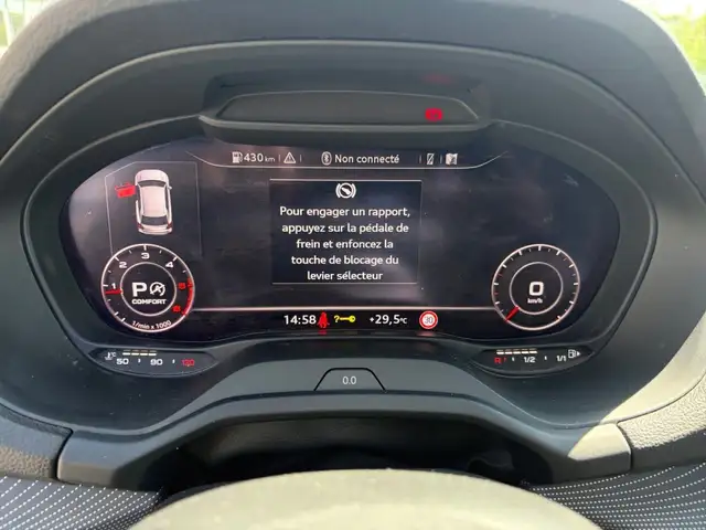 Audi Q2 view 14