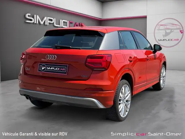 Audi Q2 view 8